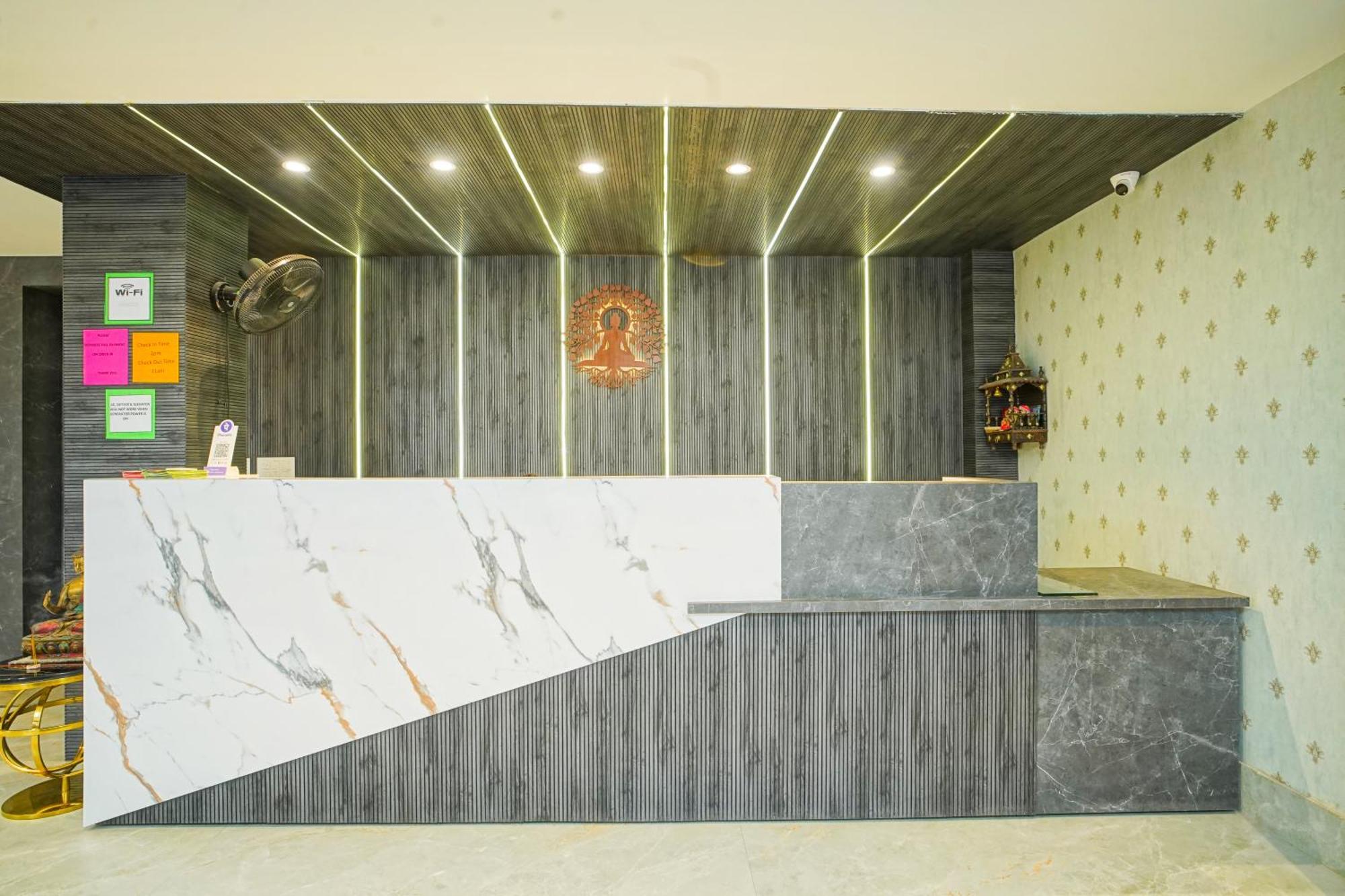 Nirvana Bliss, Behind Parmarth Niketan 3*