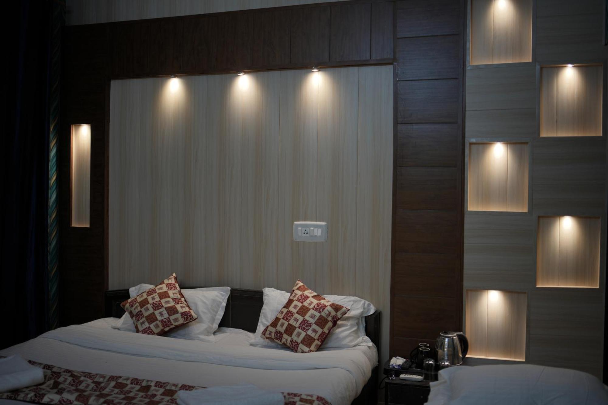 Hotel Panambi Tapovan 3*