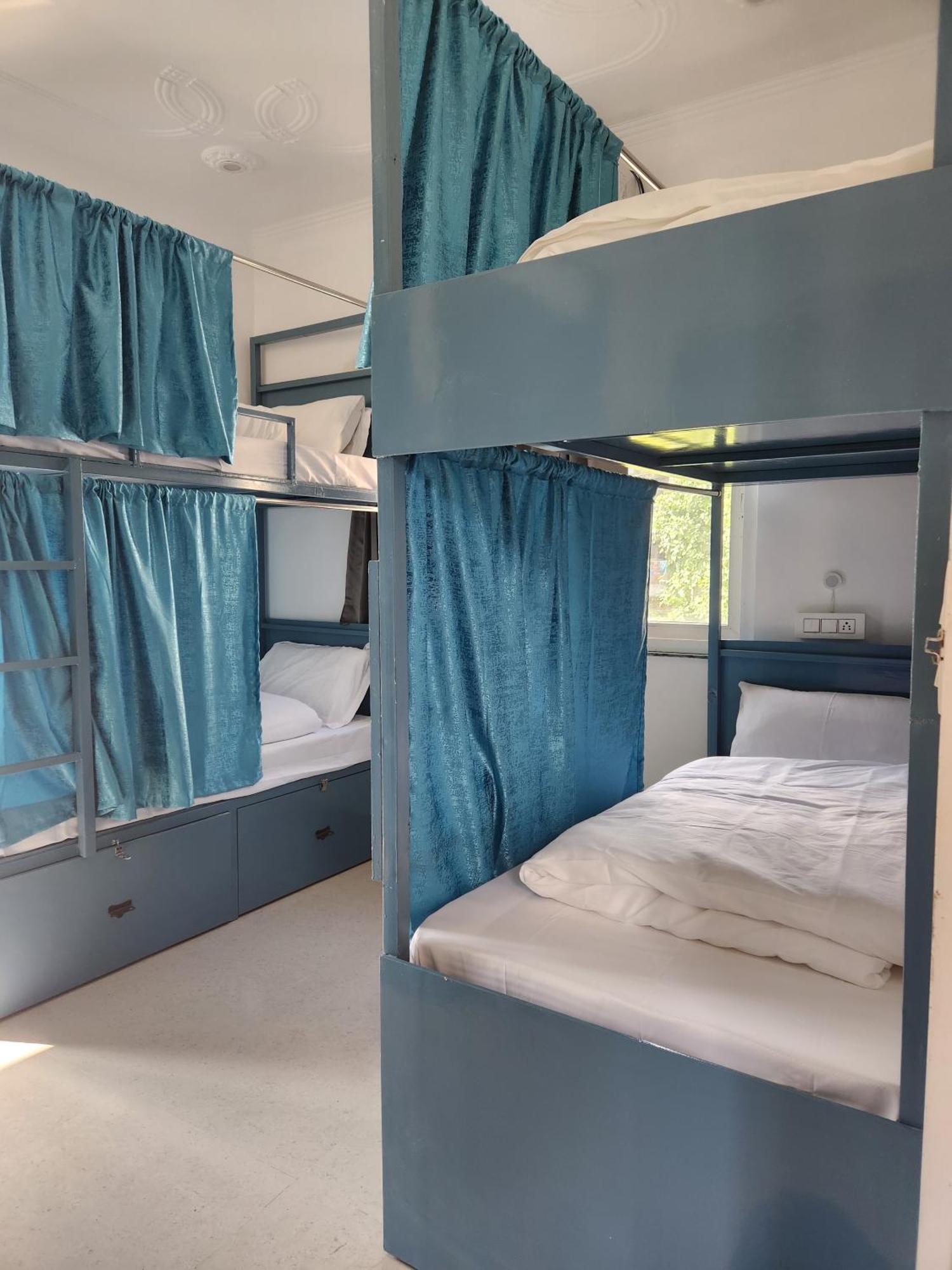 12 Monks Hostel Rishikesh