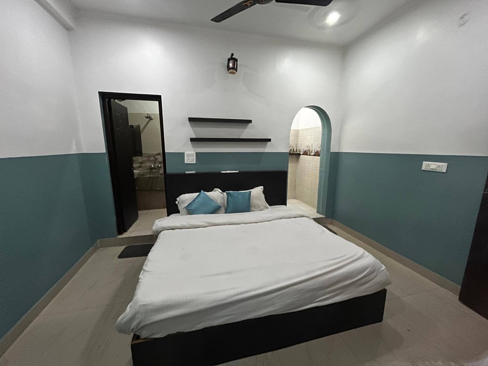12 Monks Hostel