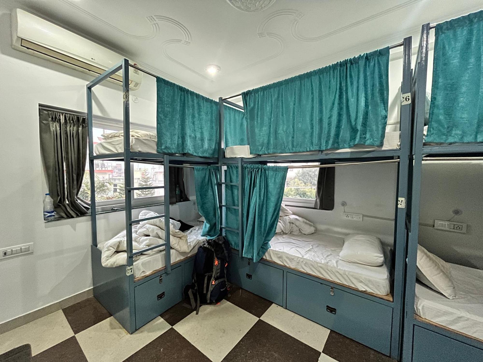 Hostel 12 Monks Rishikesh