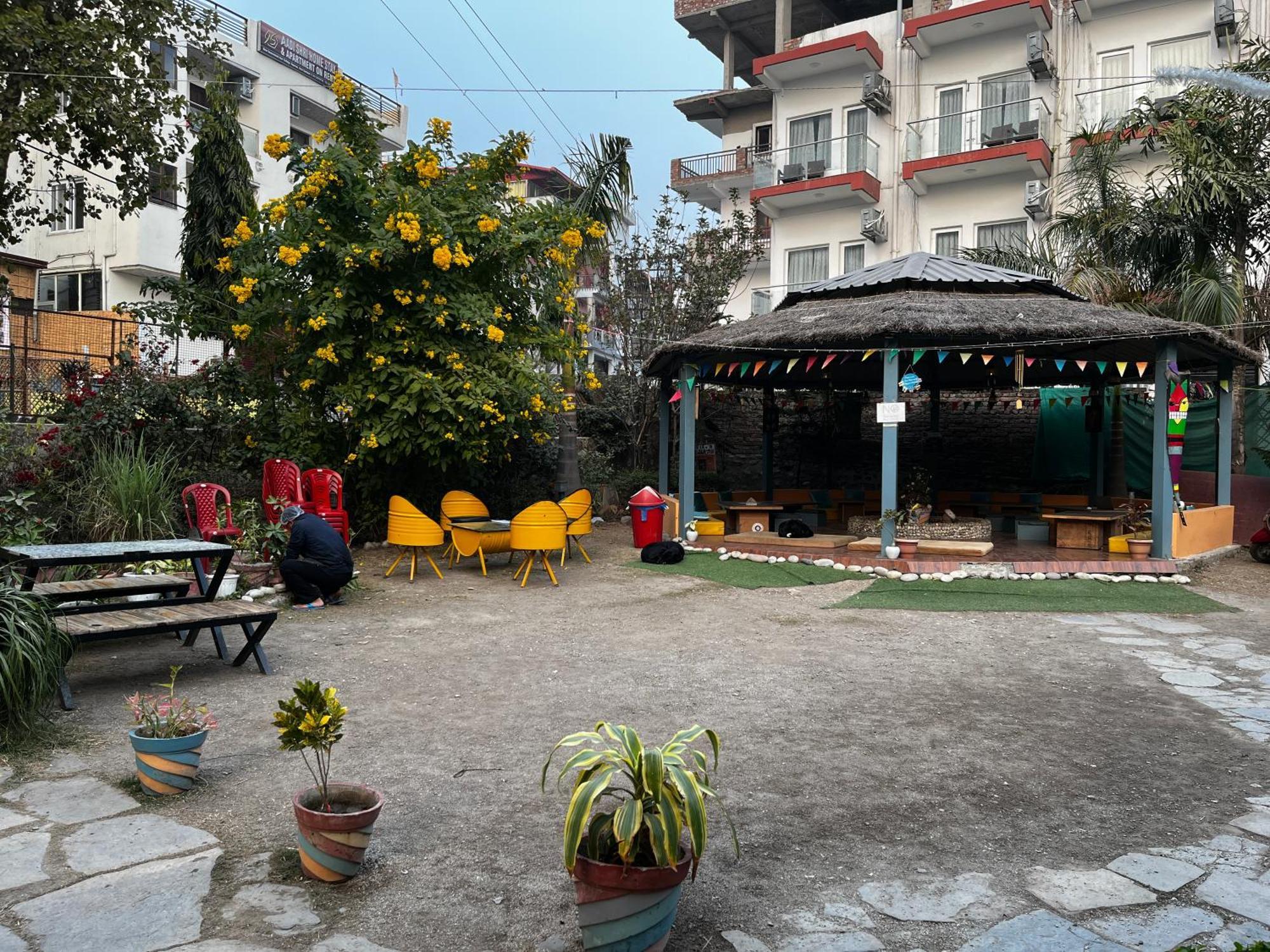 12 Monks Hostel *