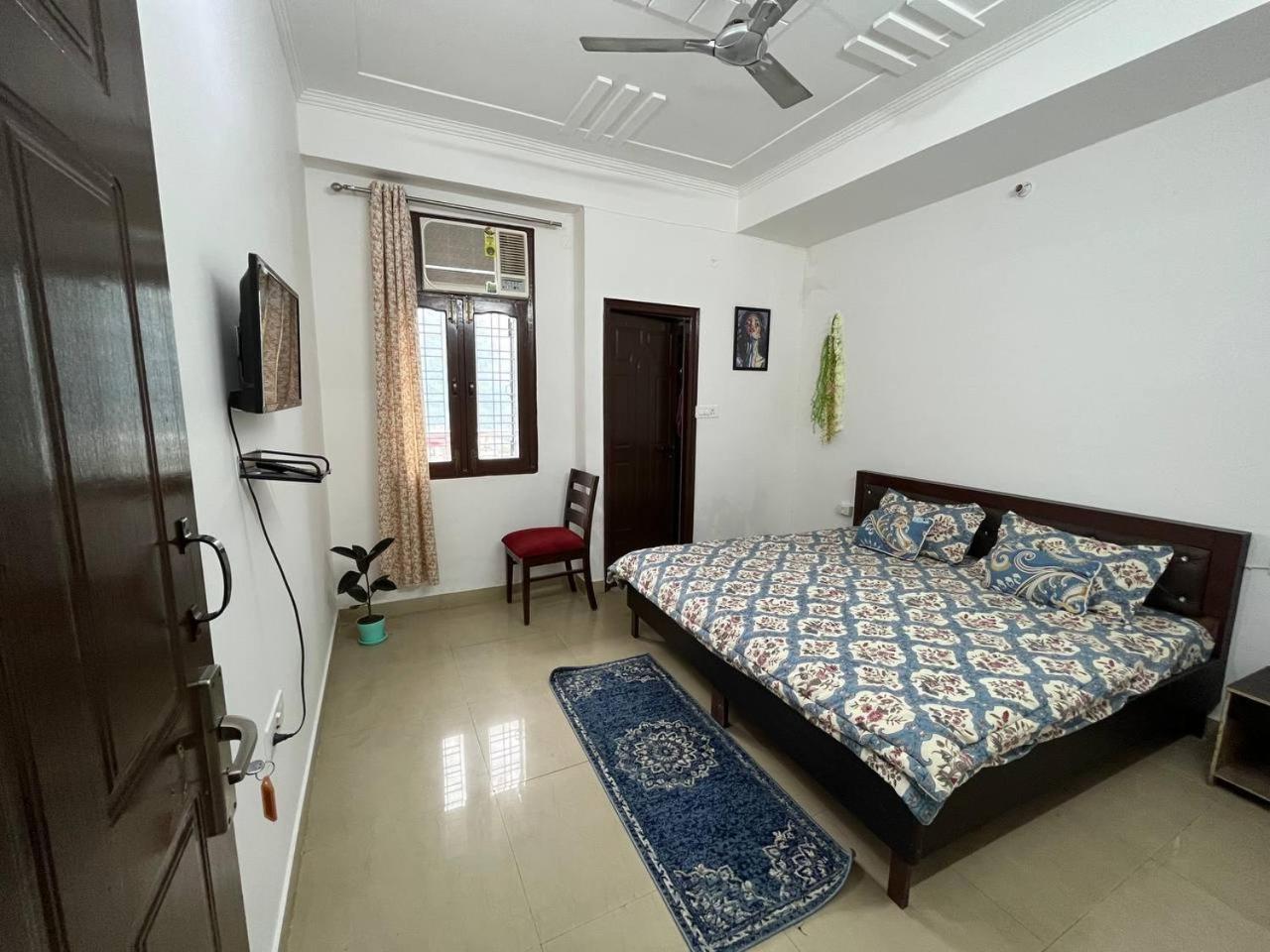 Ensquare - 2 Bedroom Mountain View With Kitchen, Rooftop Cafe, Live Music Rishikesh