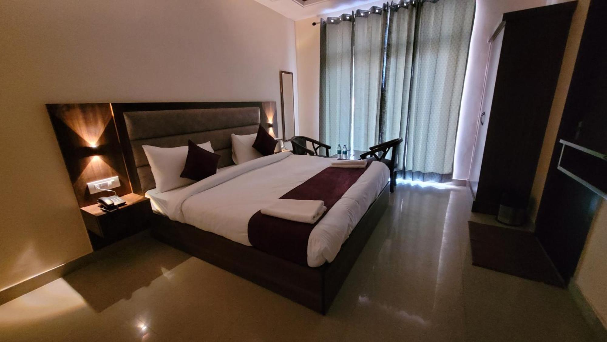 Hotel Keshav Nandan By The Shivaay 3*