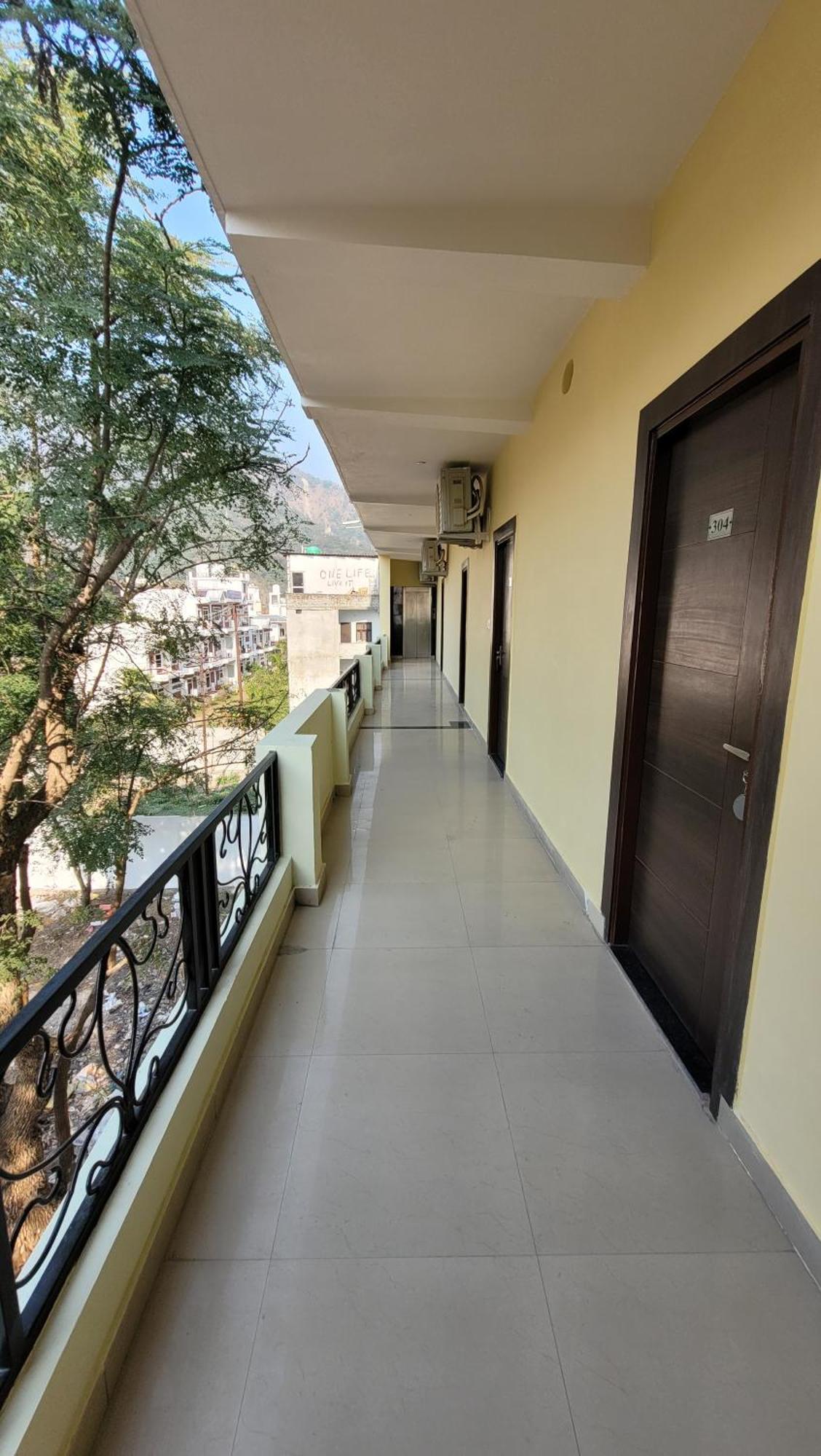 Hotel Keshav Nandan By The Shivaay 3*
