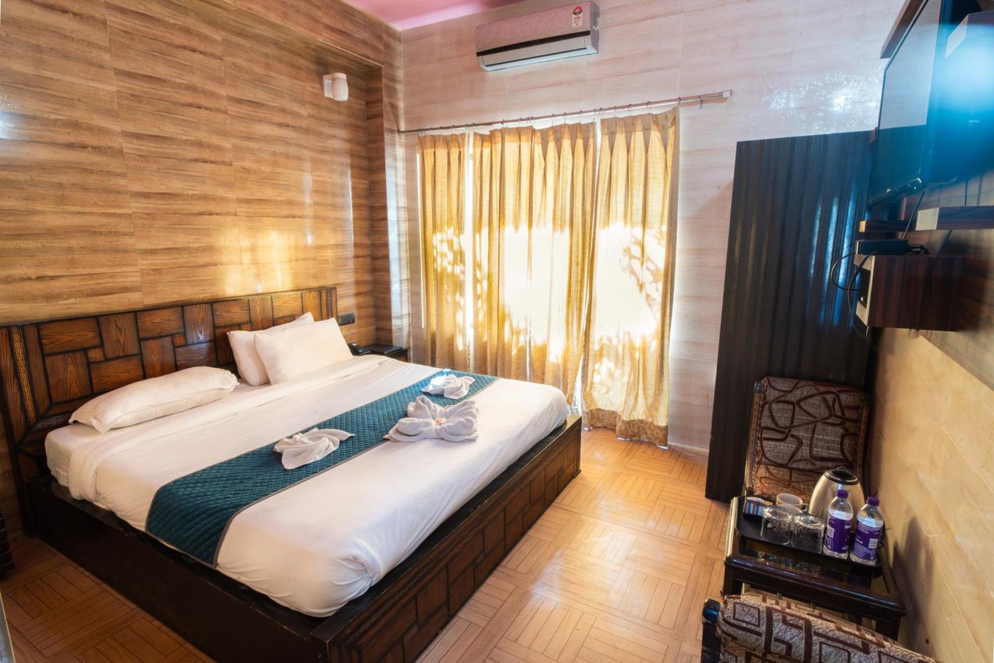 Hotel Chanakya 3*