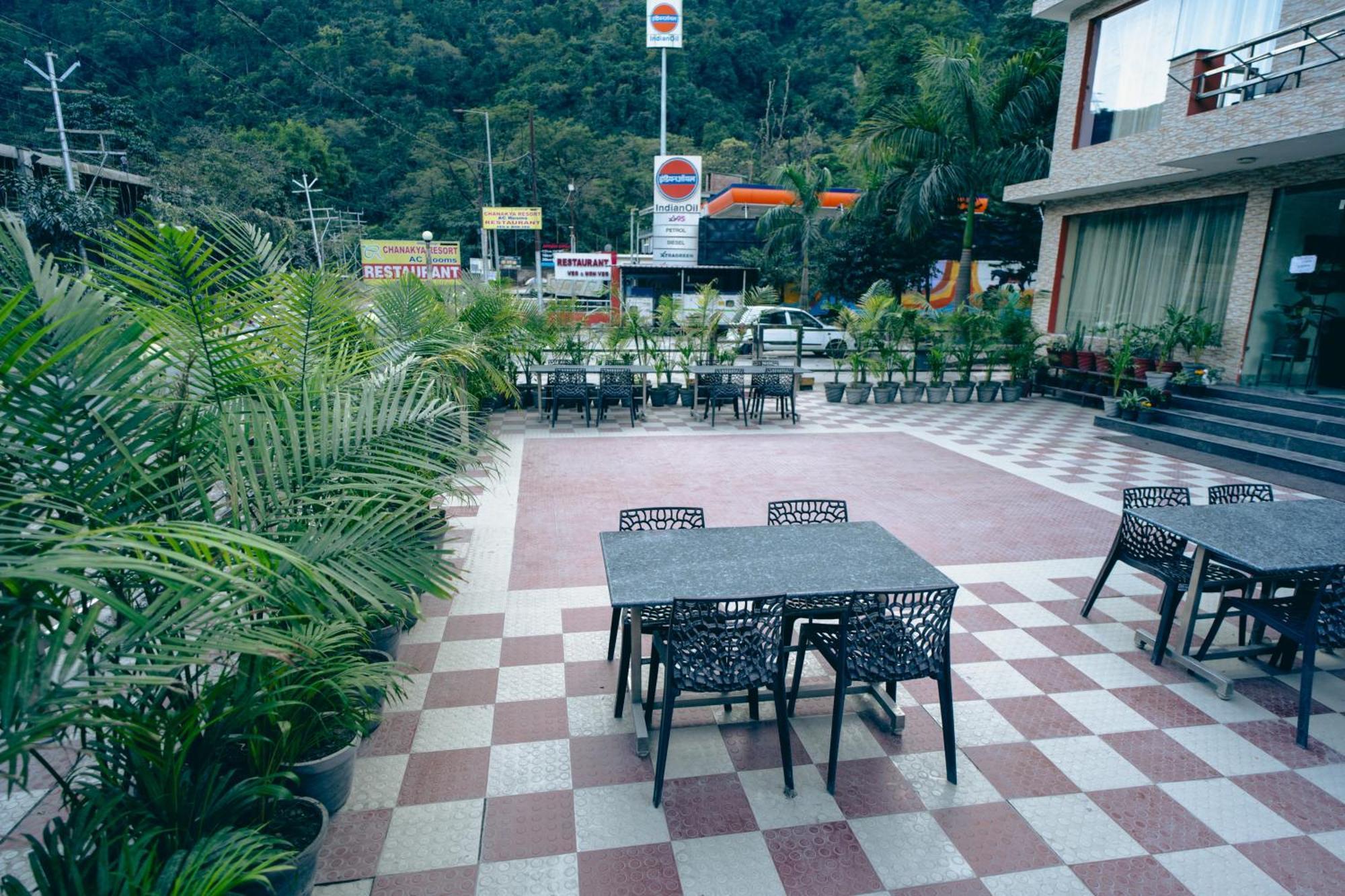 Chanakya Hotel 3*