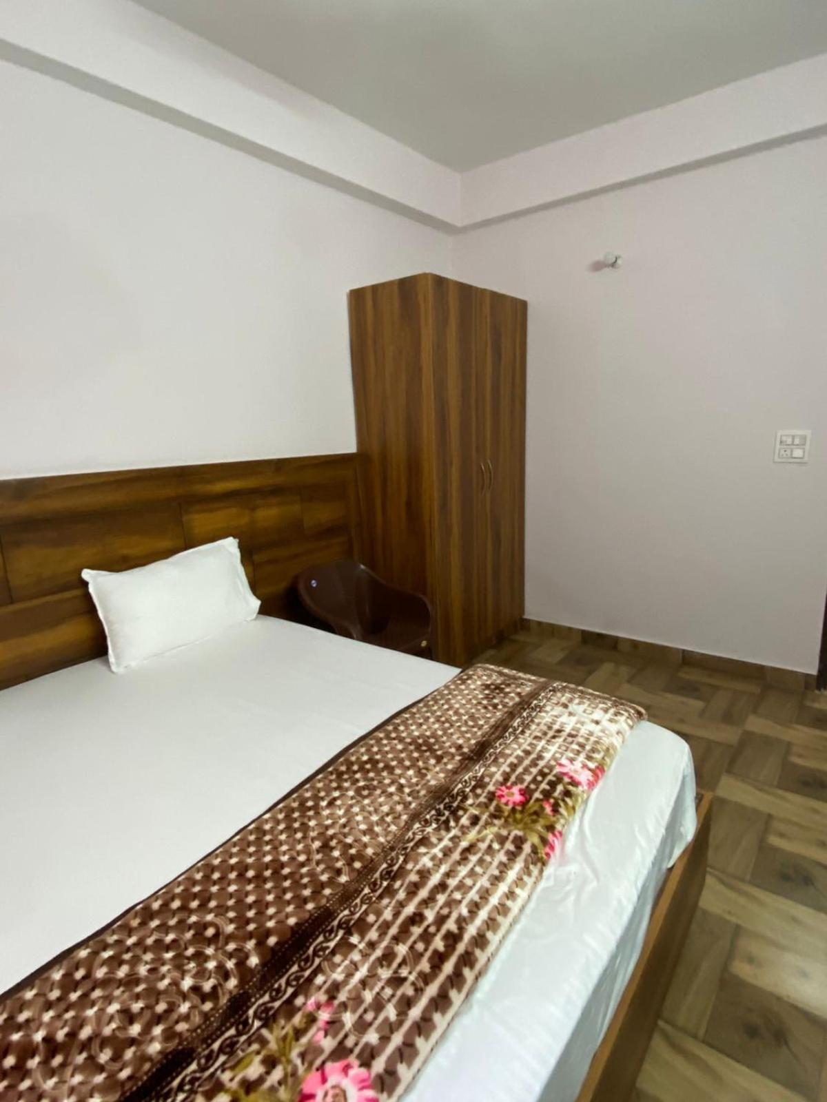 Guest house Crescent Moon Rishikesh