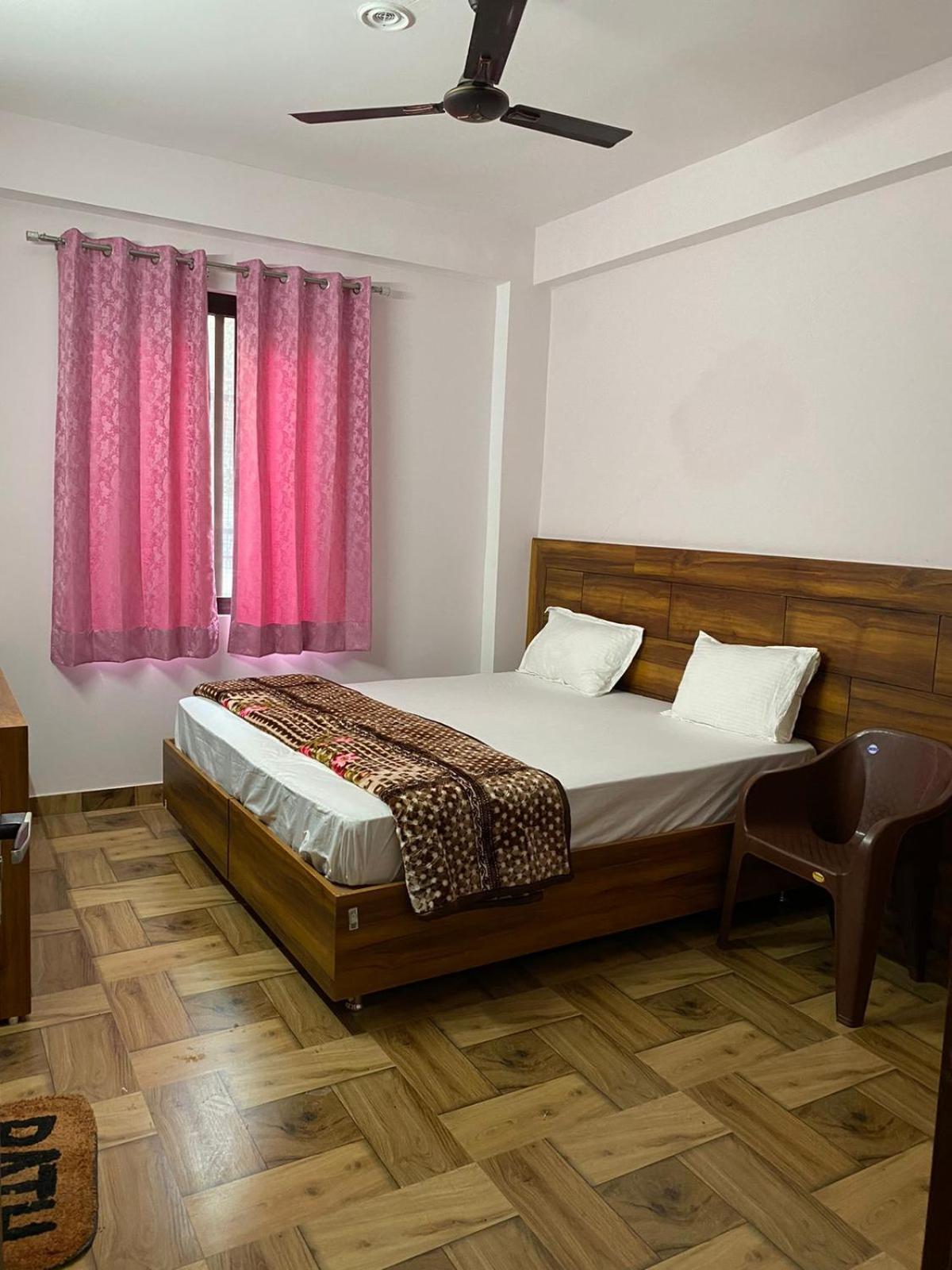 Crescent Moon Guest house *