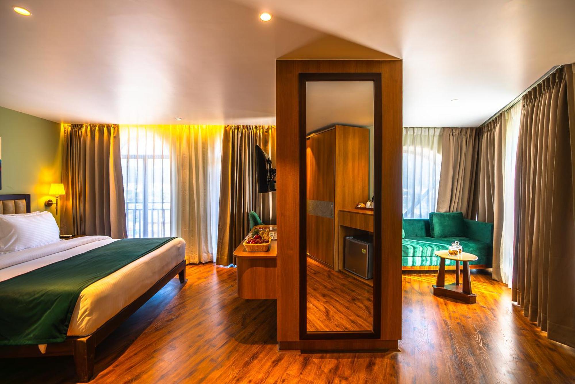 Hotel Clarks Express,