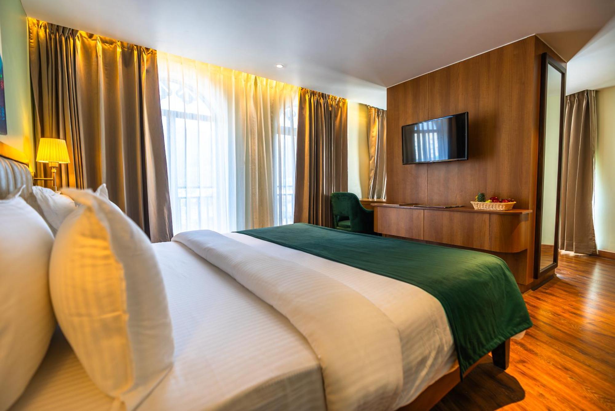 Hotel Clarks Express, 3*