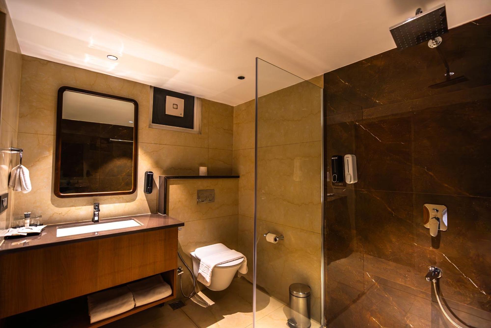 Clarks Express, 3*