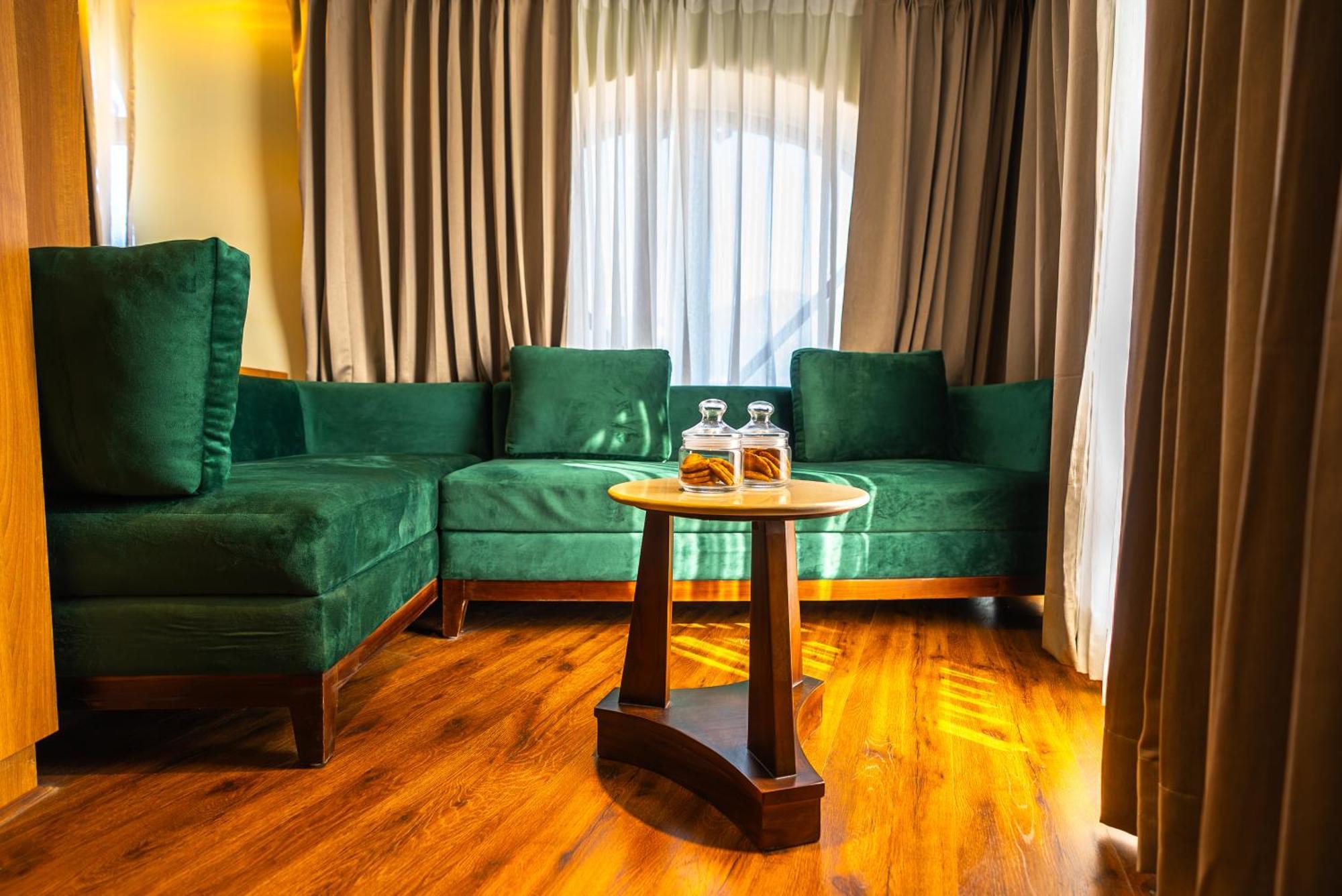 Clarks Express, Hotel 3*