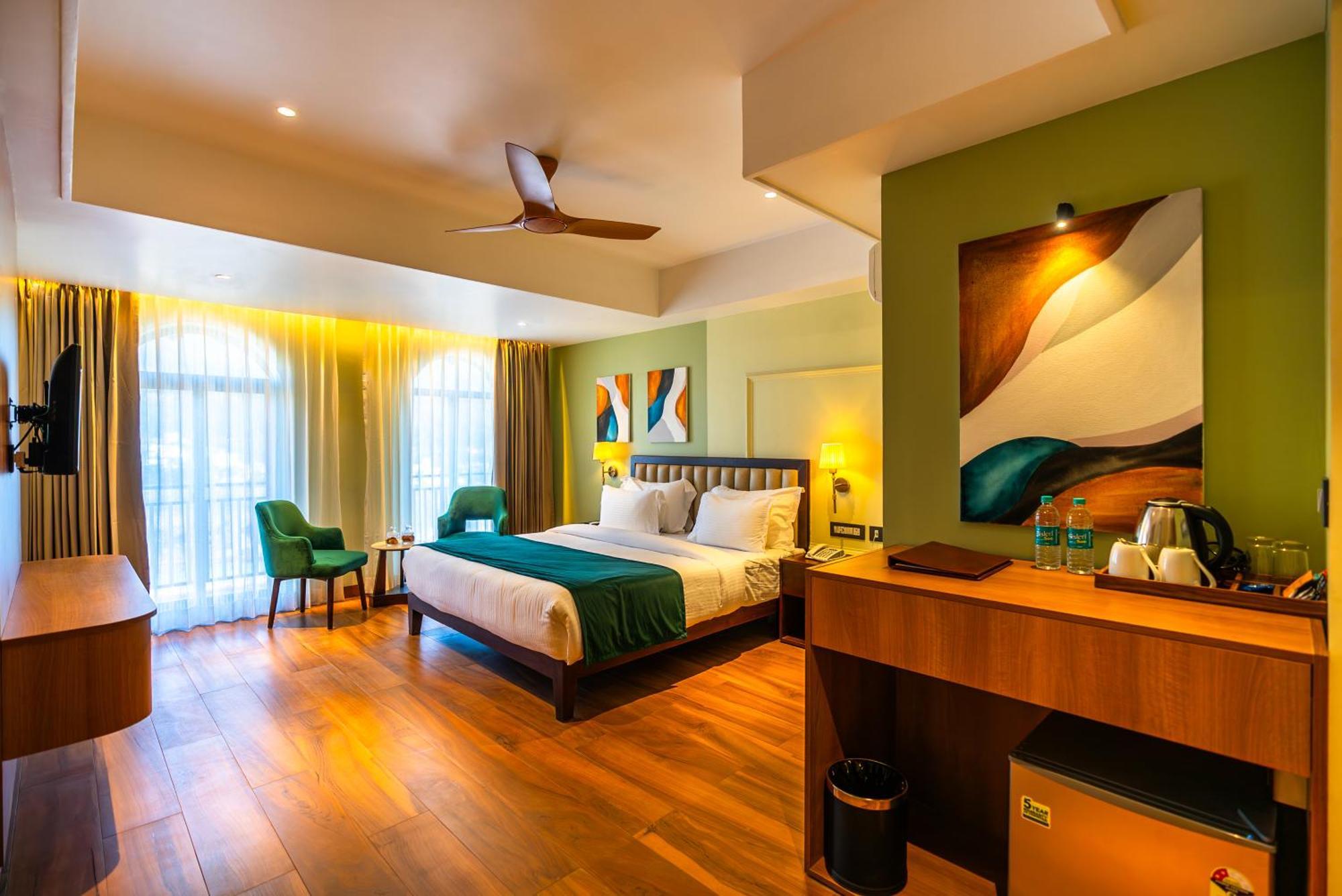 Clarks Express, 3*