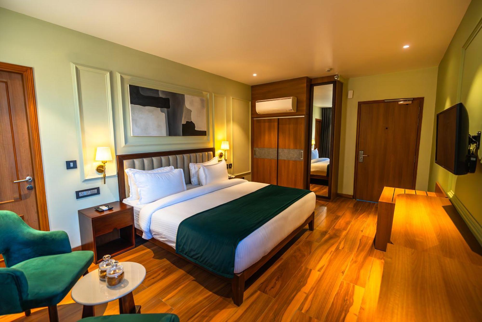 Hotel Clarks Express, Rishikesh