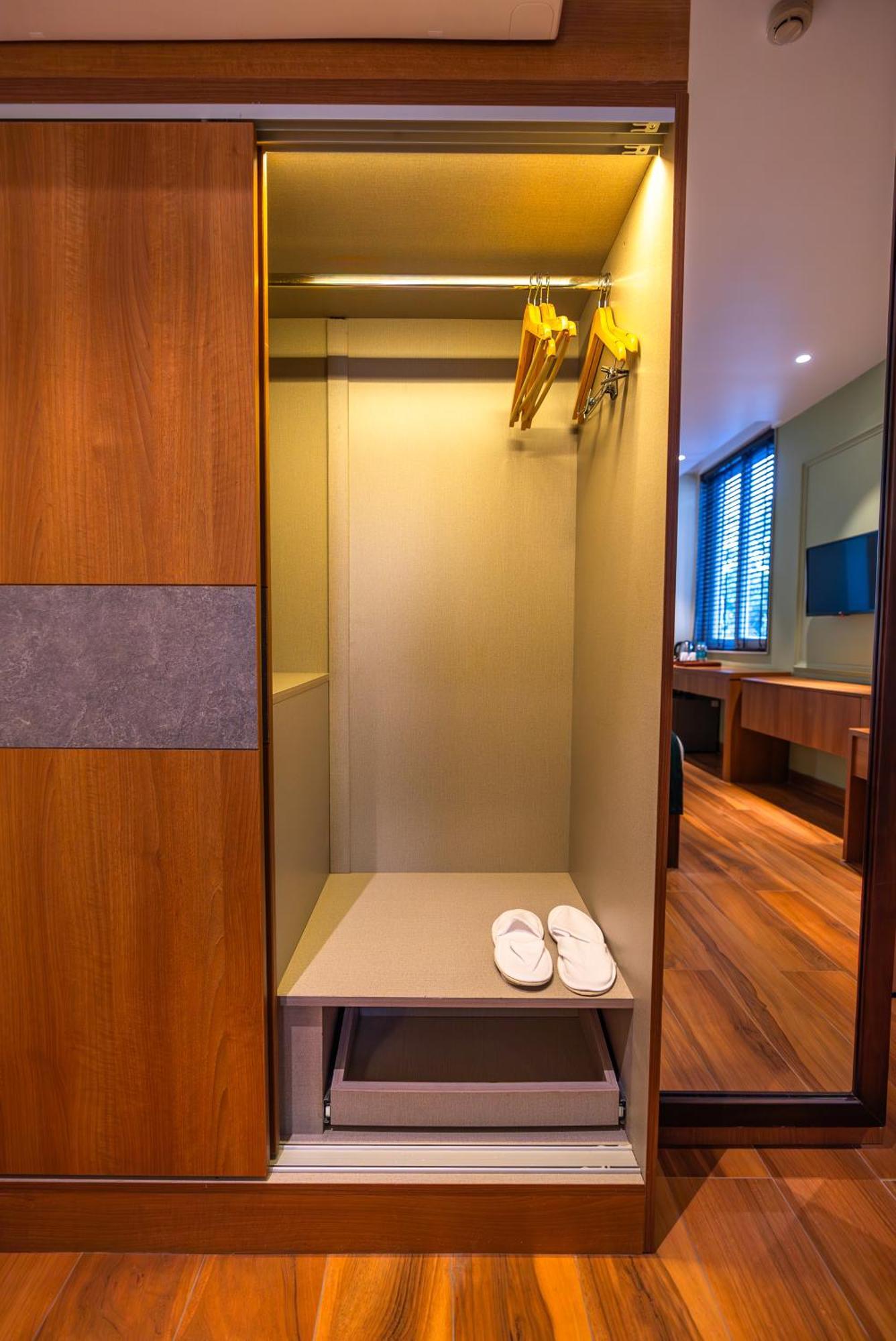 Hotel Clarks Express, 3*