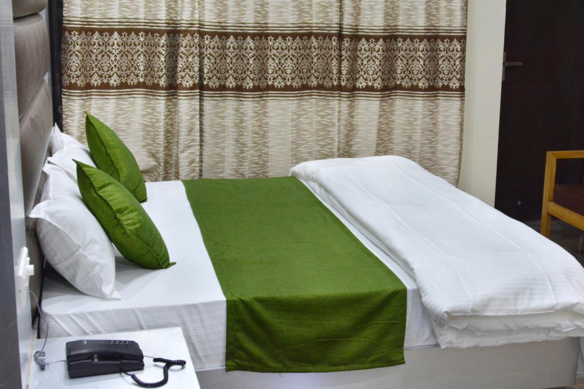 Trihari Hotel