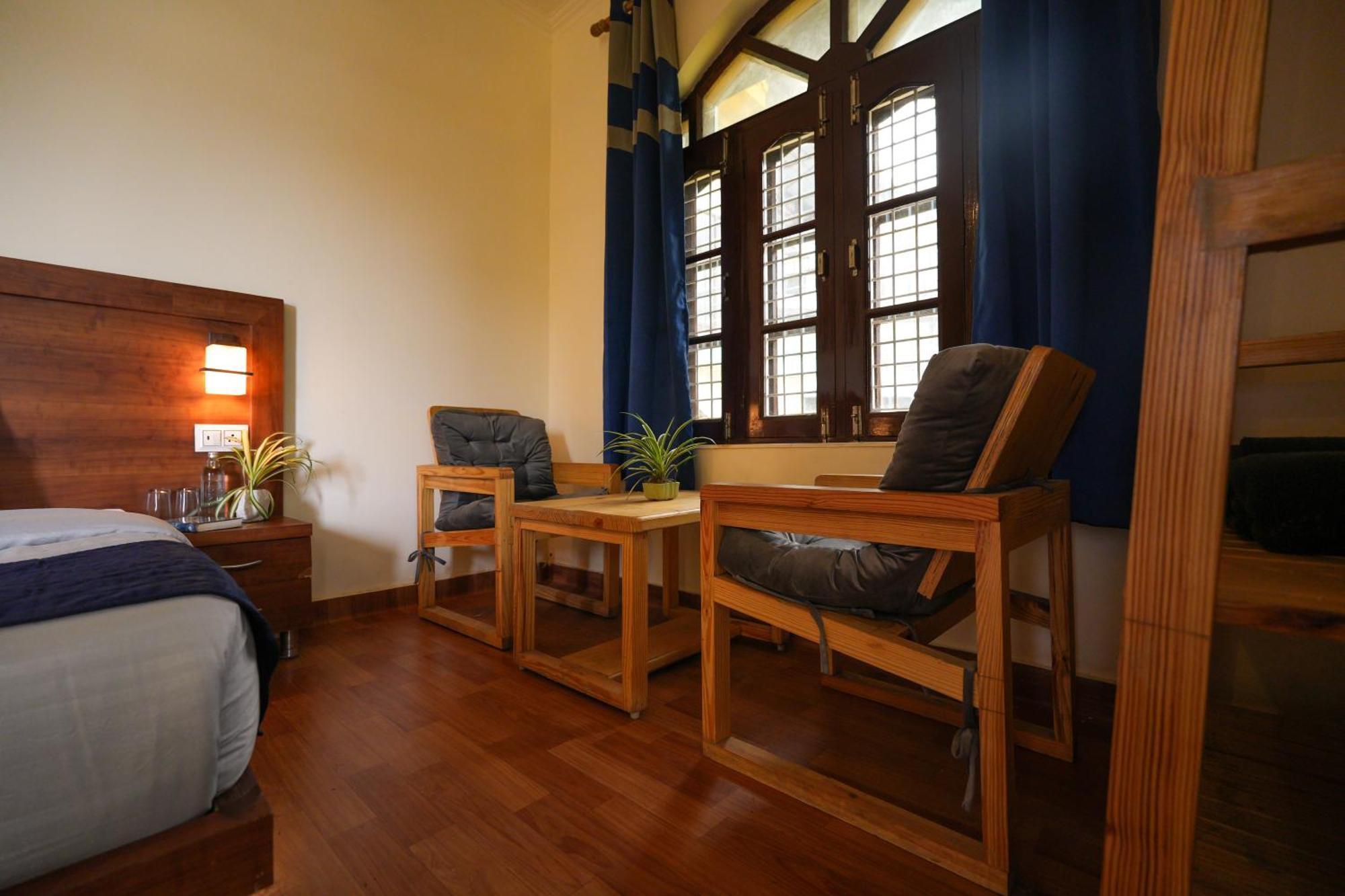 Hostel Shalom Backpackers *
