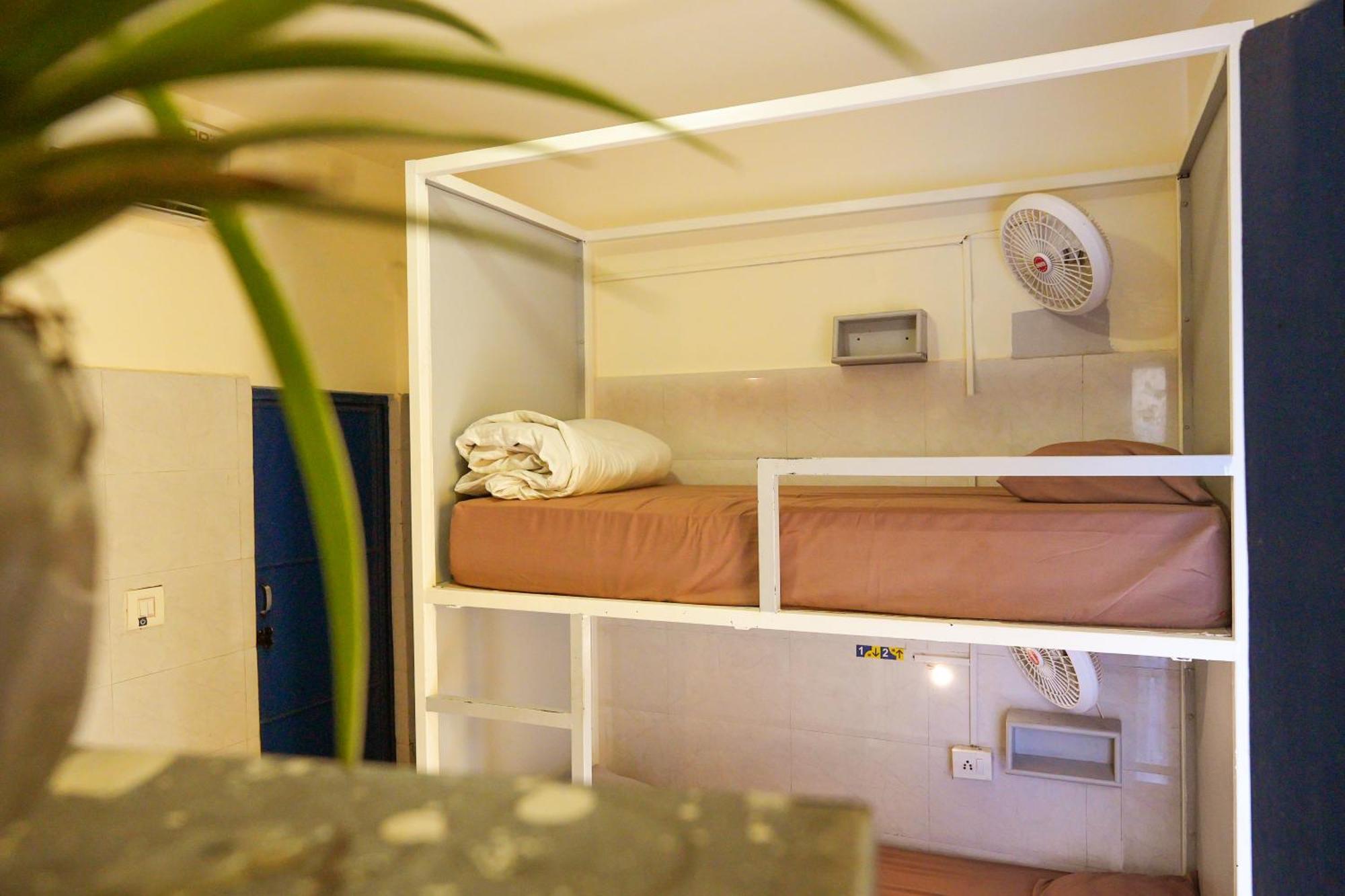 Shalom Backpackers