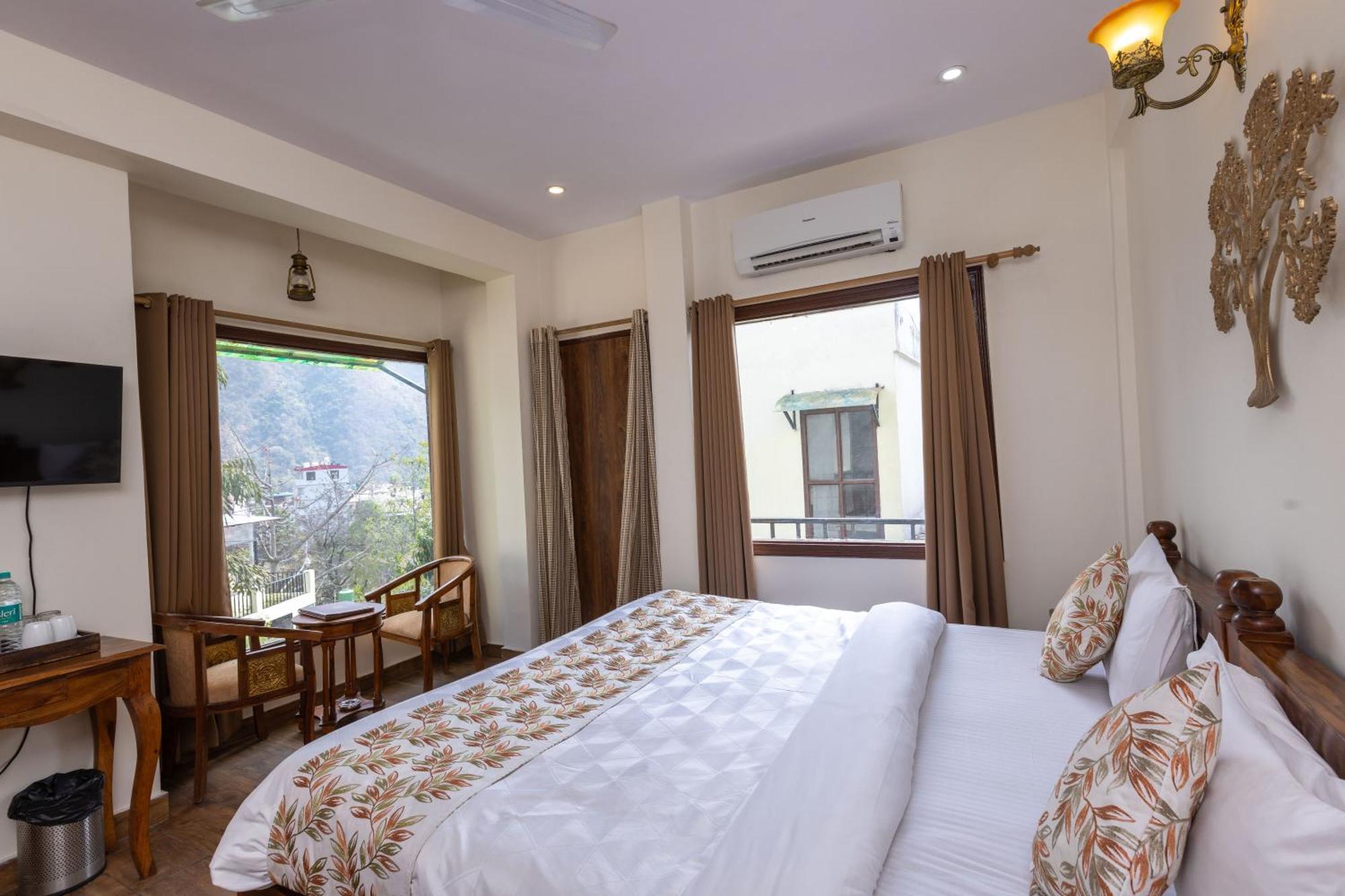 Hotel Yogved Hospitality & 3*