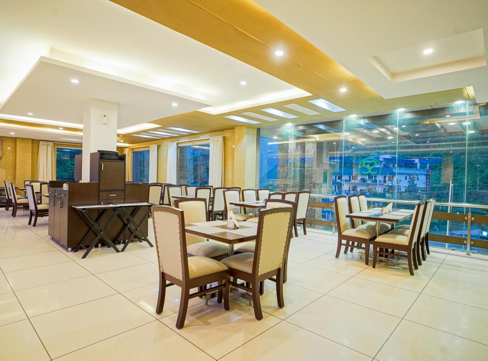 Hotel The Grand Shiva And 4*