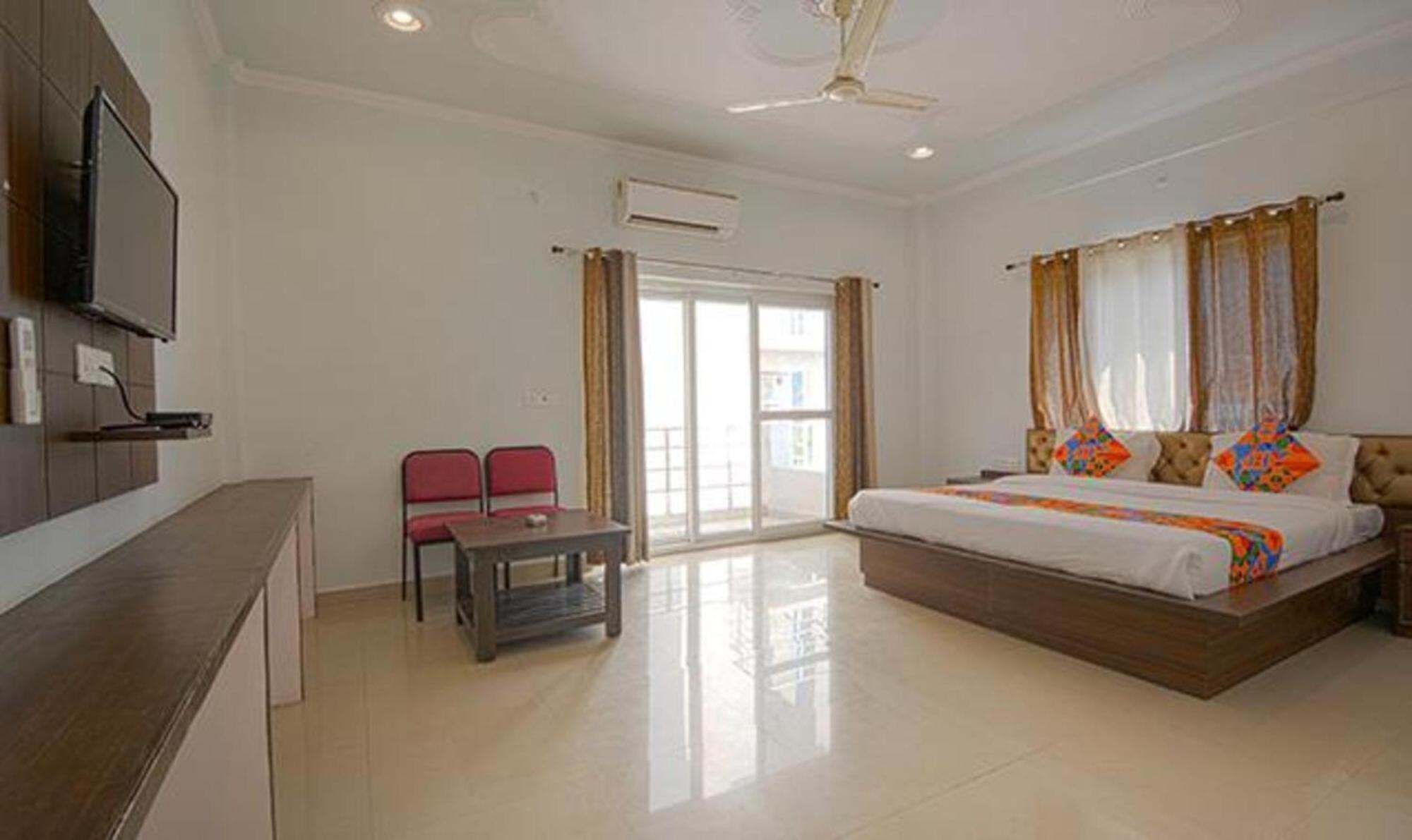Hotel Fabhotel Yamunotri Retreat, Tapovan