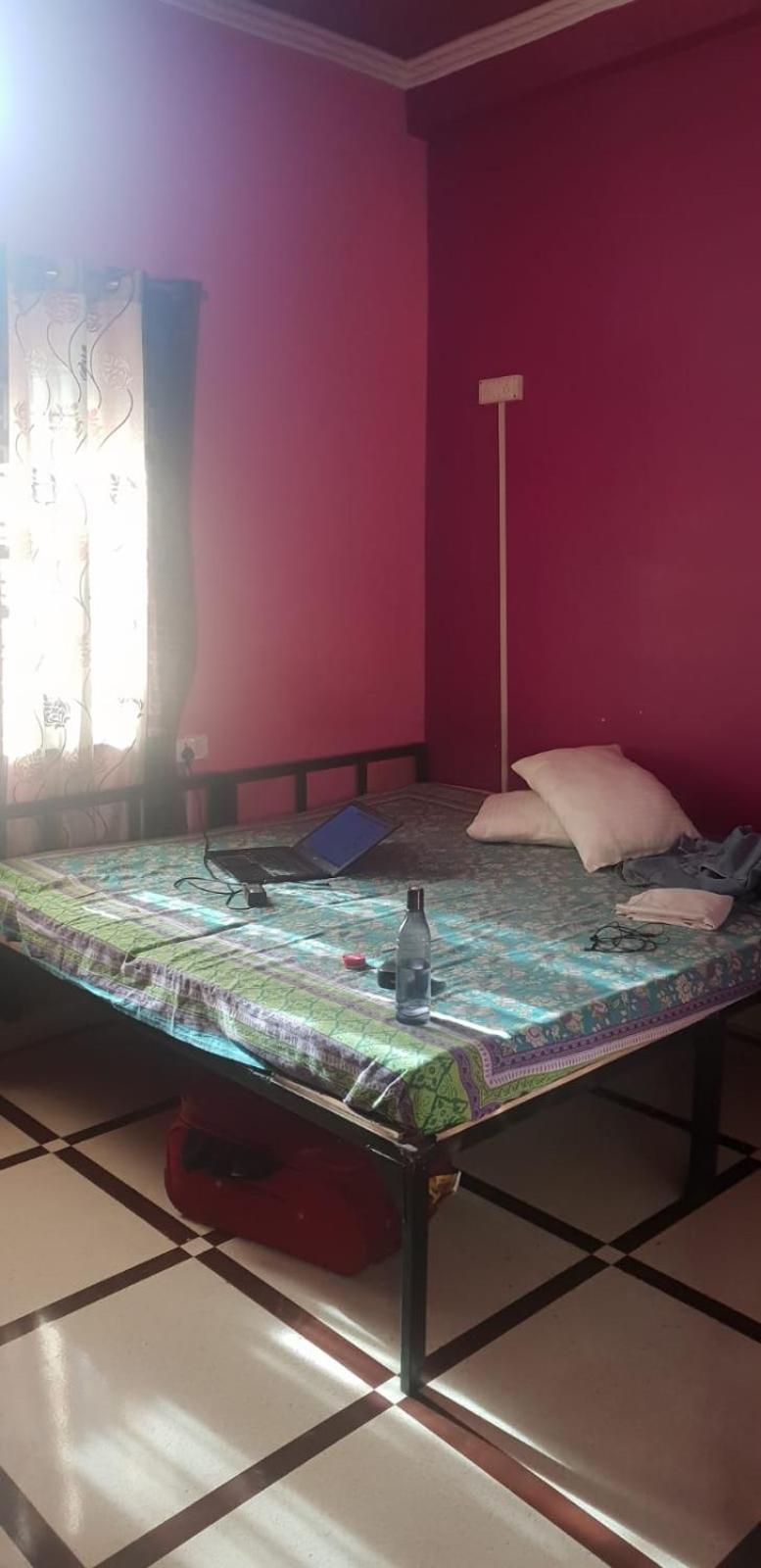 Tebaar Backpackers *