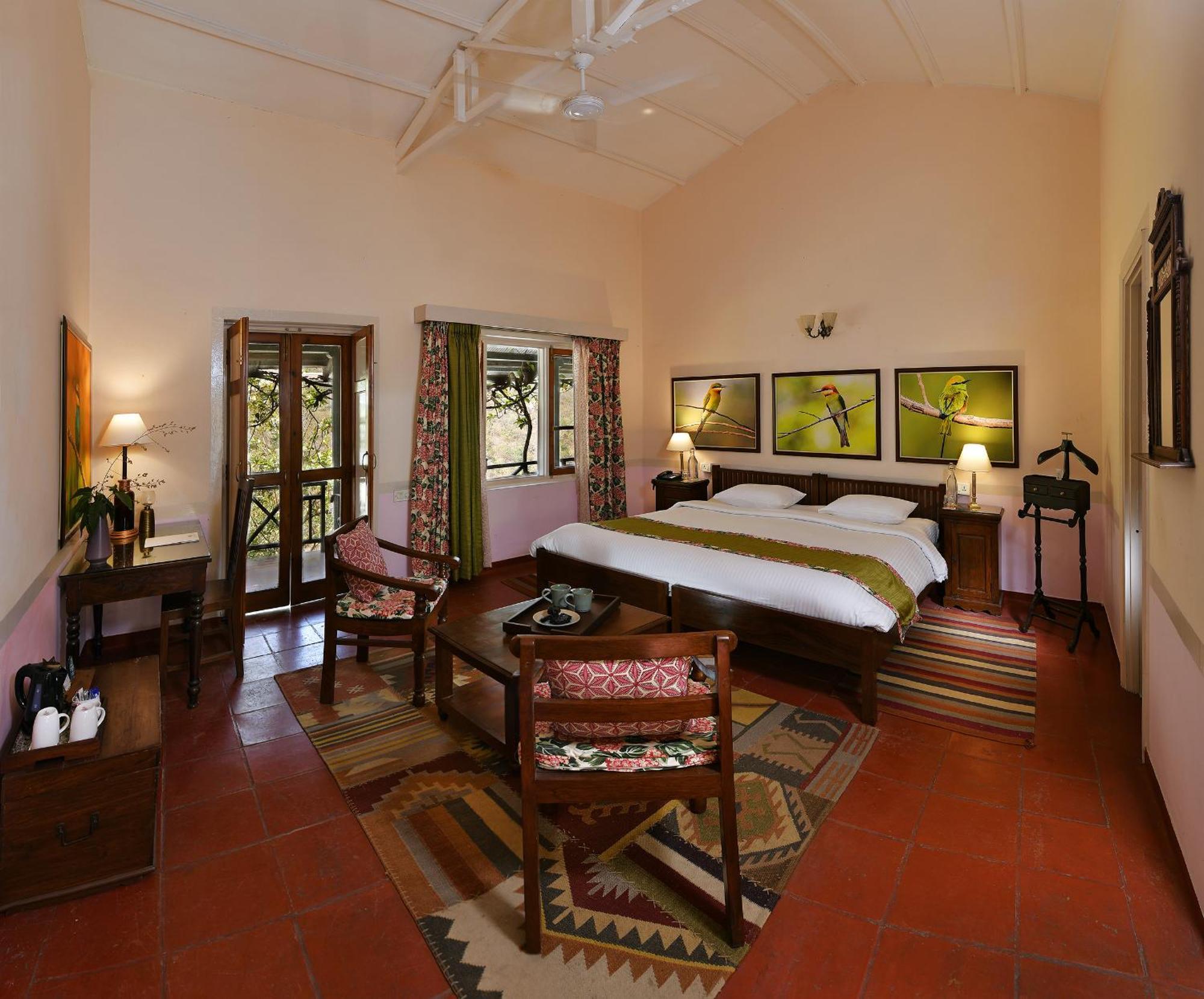 Hotel Neemrana's Glasshouse On The Ganges