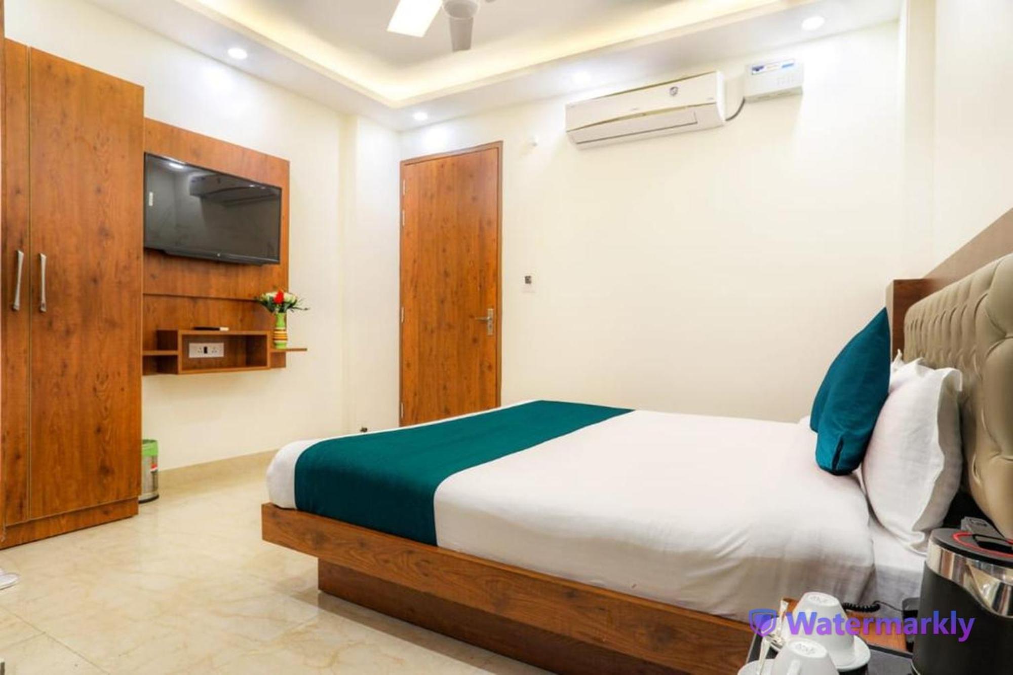 Dhakad Gold - Tapovan, 3*