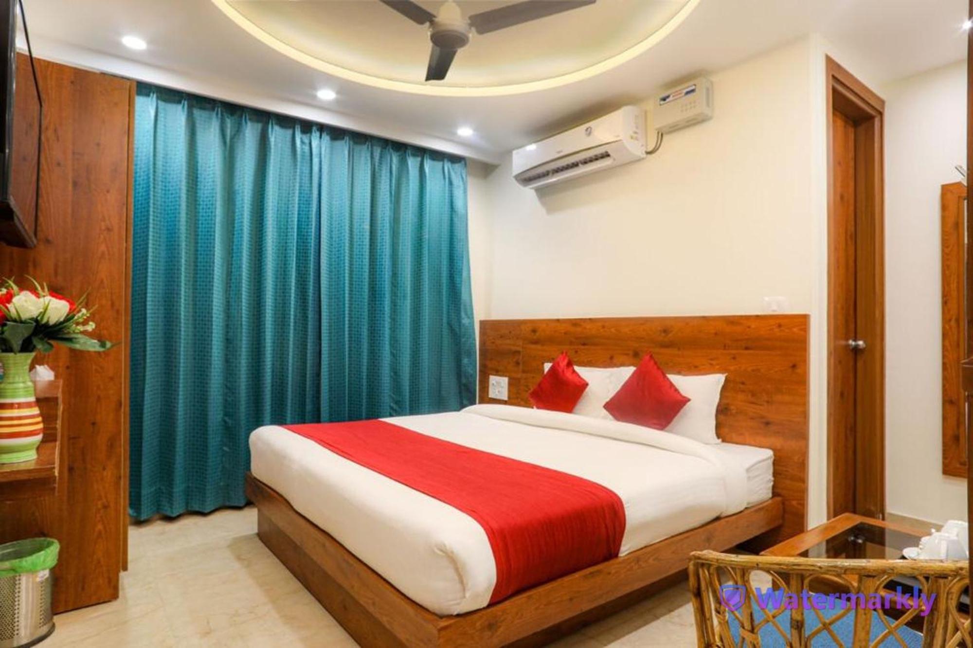 Dhakad Gold - Tapovan, Rishikesh