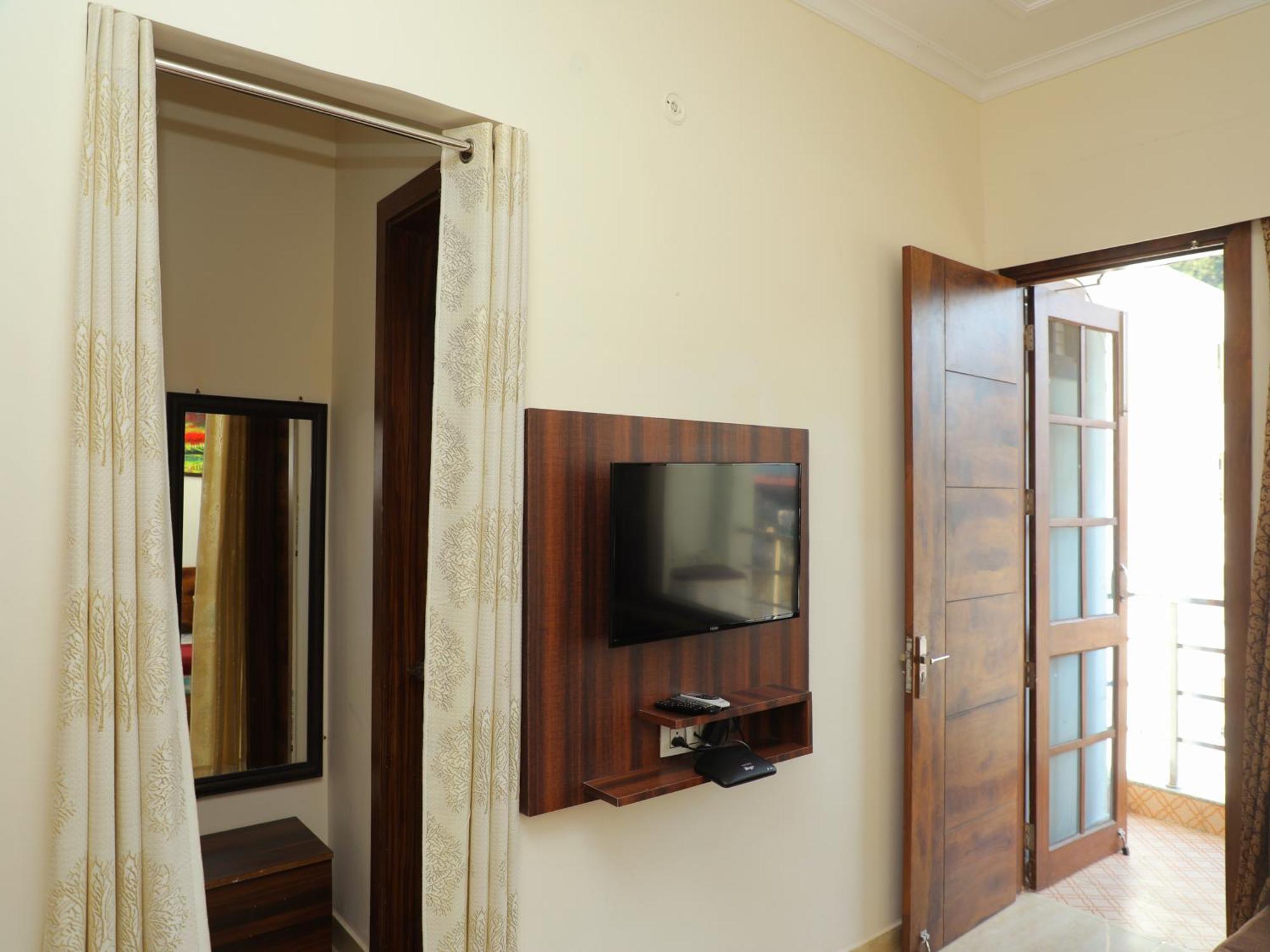 Apartment Yogvan Luxury 1bhk Tapovan