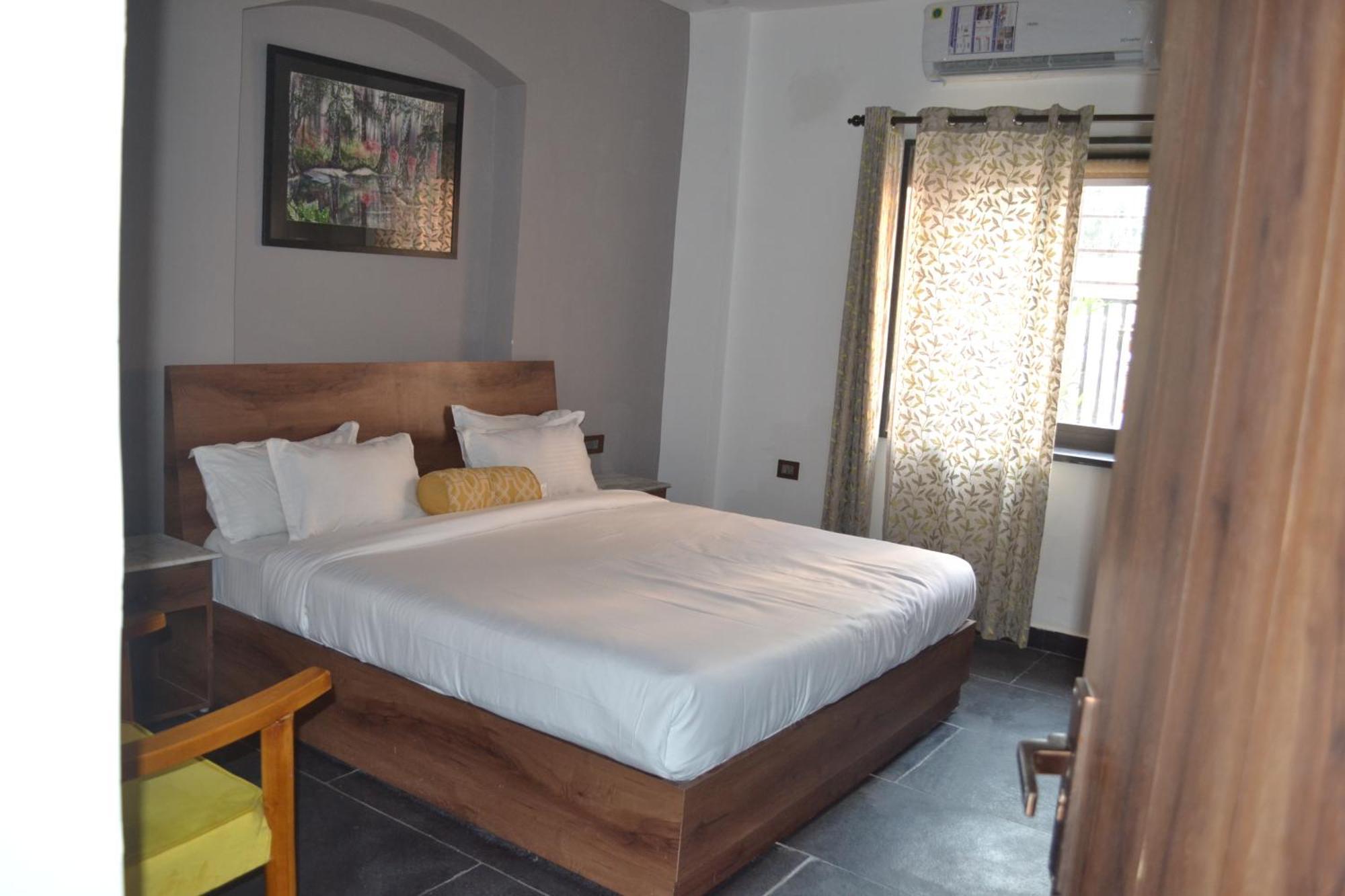 Meeram Ganga, A Heritage By The Ganges At Triveni Ghat Guest house