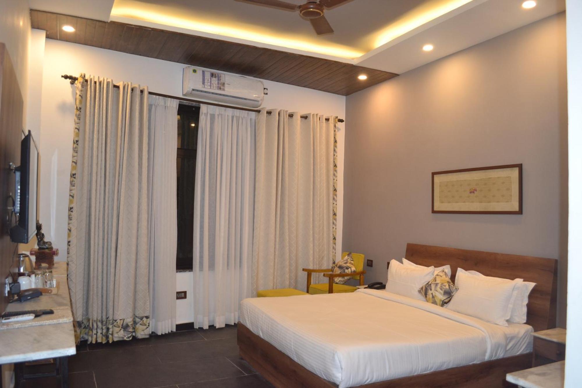 Meeram Ganga, A Heritage By The Ganges At Triveni Ghat