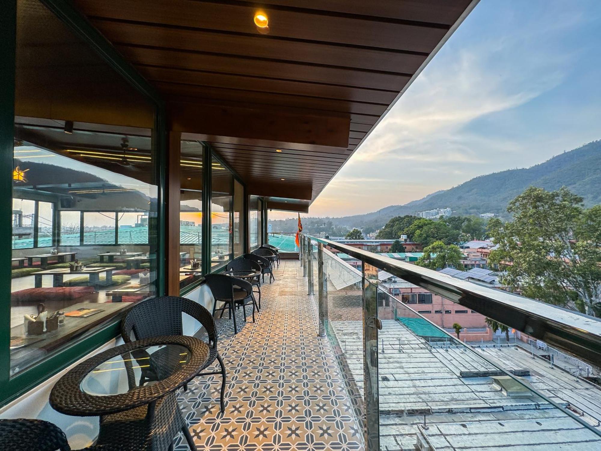 View By Tree Hotel