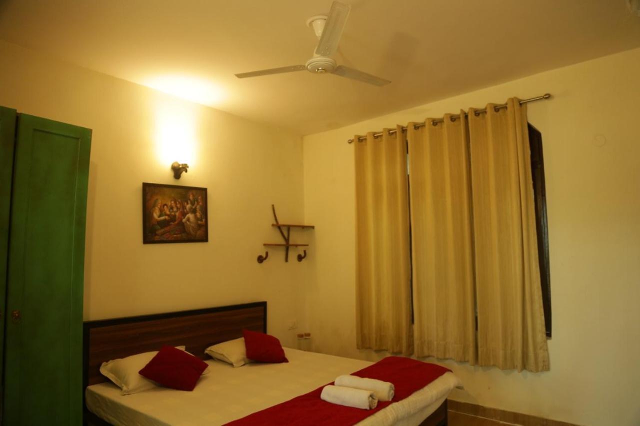 Resort Tarang Yoga Ashram *
