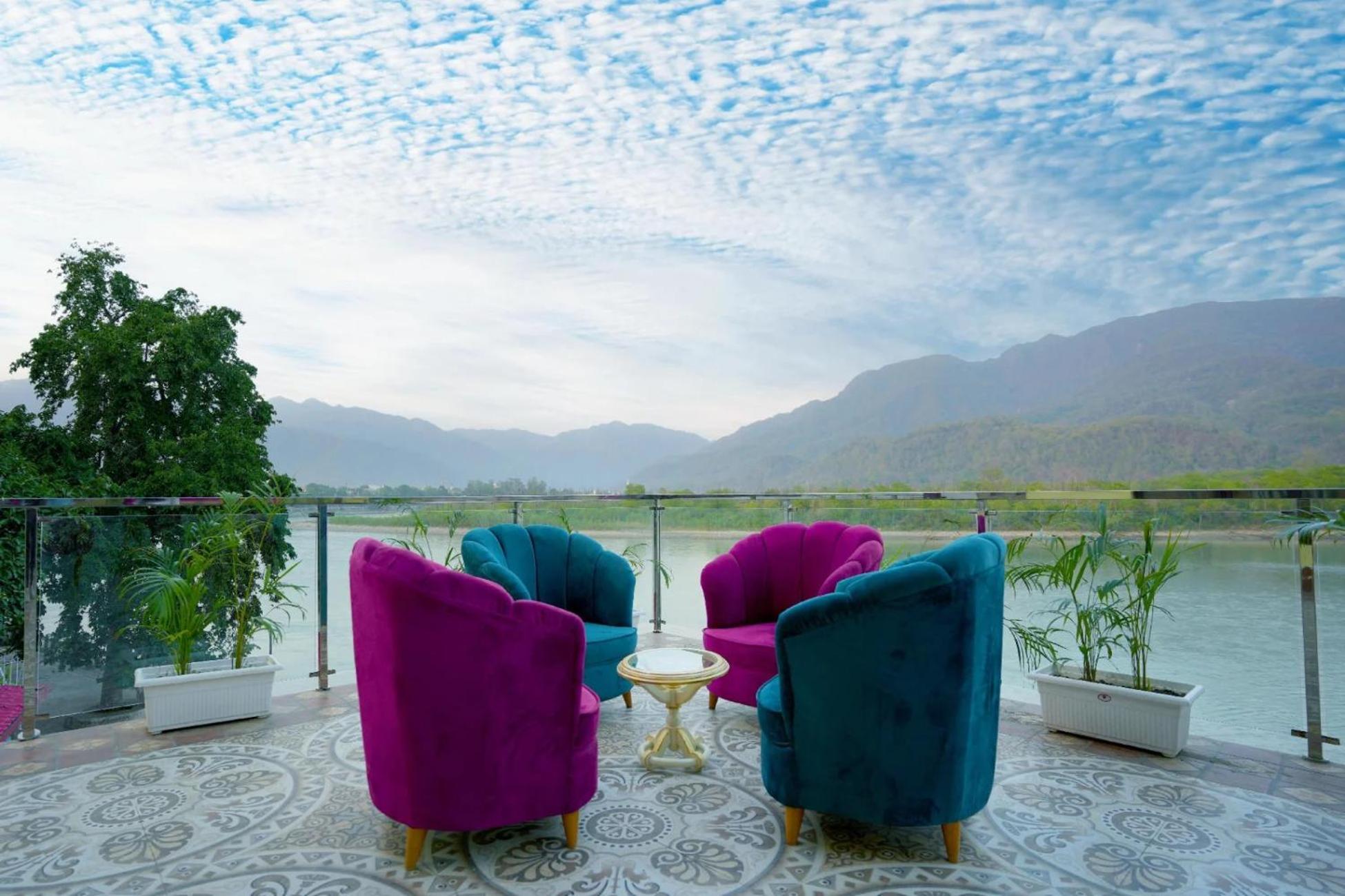 The Neeraj Naturecure On Ganga Hotel 4*