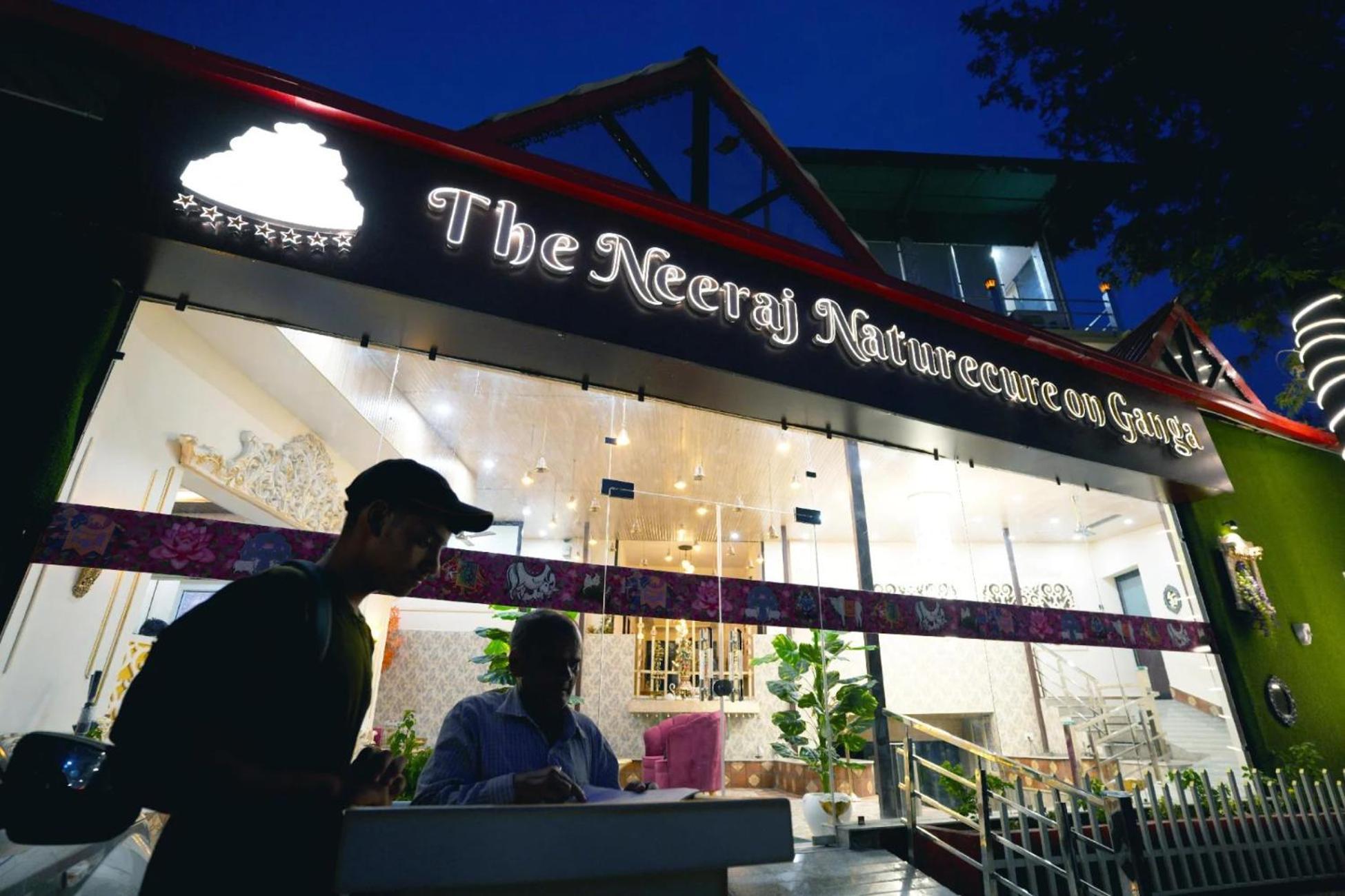 Hotel The Neeraj Naturecure On Ganga 4*