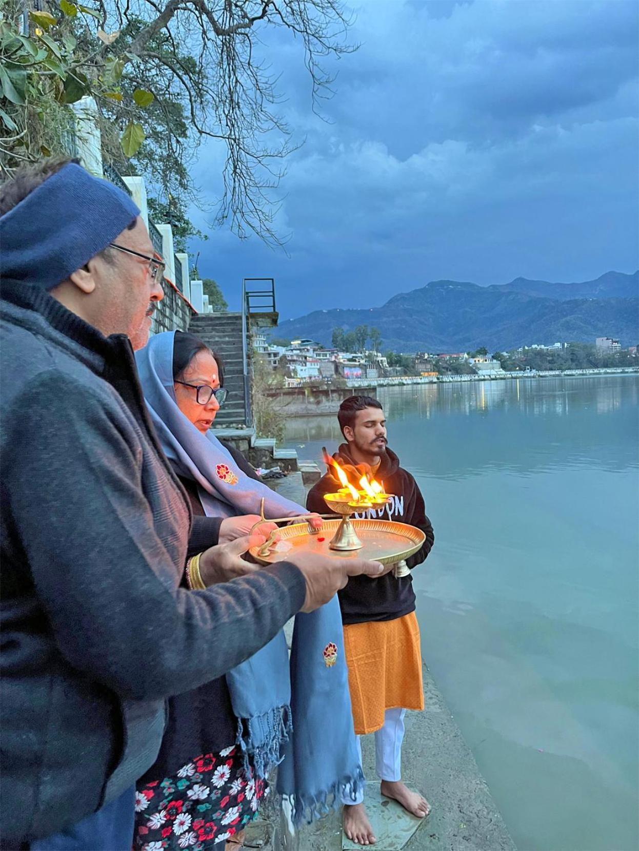 Hotel The Neeraj Naturecure On Ganga Rishikesh