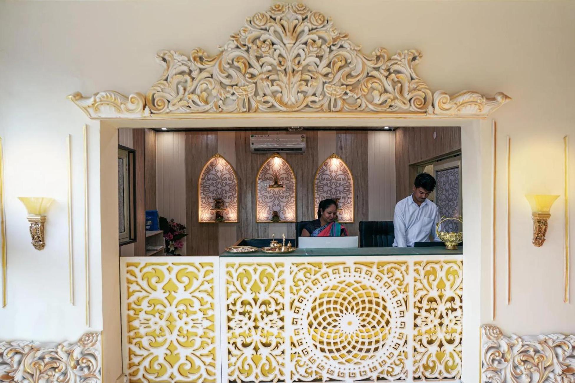The Neeraj Naturecure On Ganga 4*