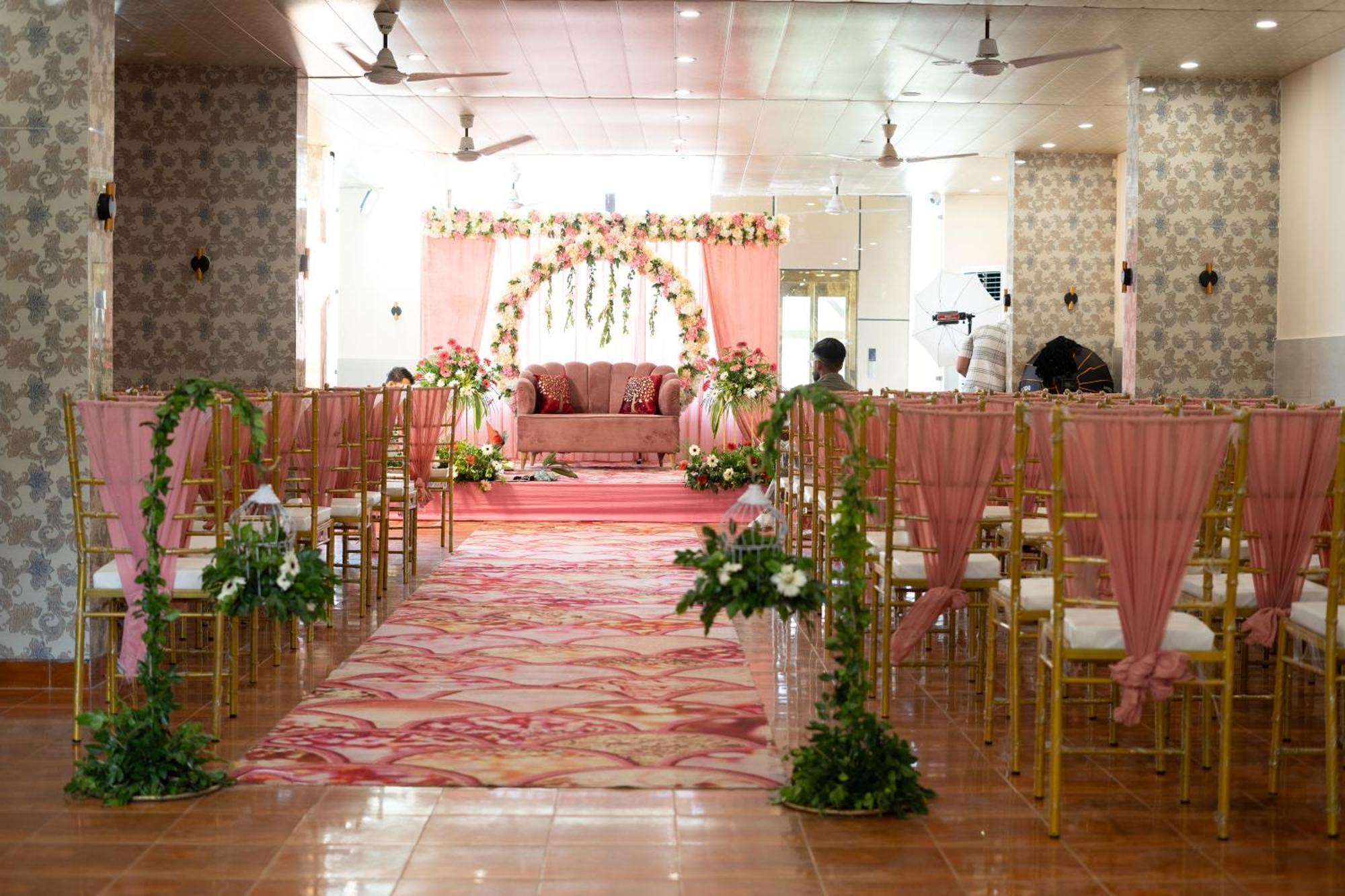 The Neeraj Naturecure On Ganga Hotel