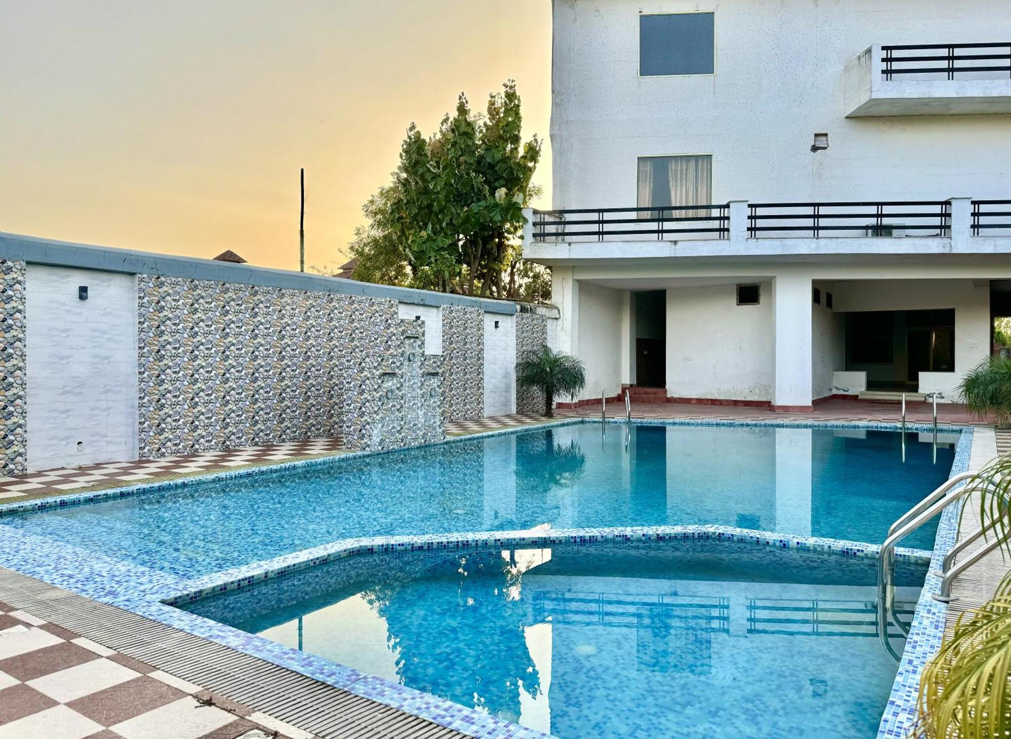 Resort Sumedha And Spa