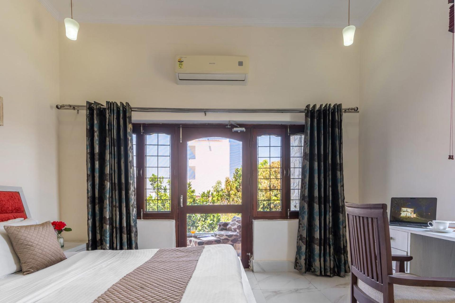Stayvista At Divine With River View & Library * Rishikesh