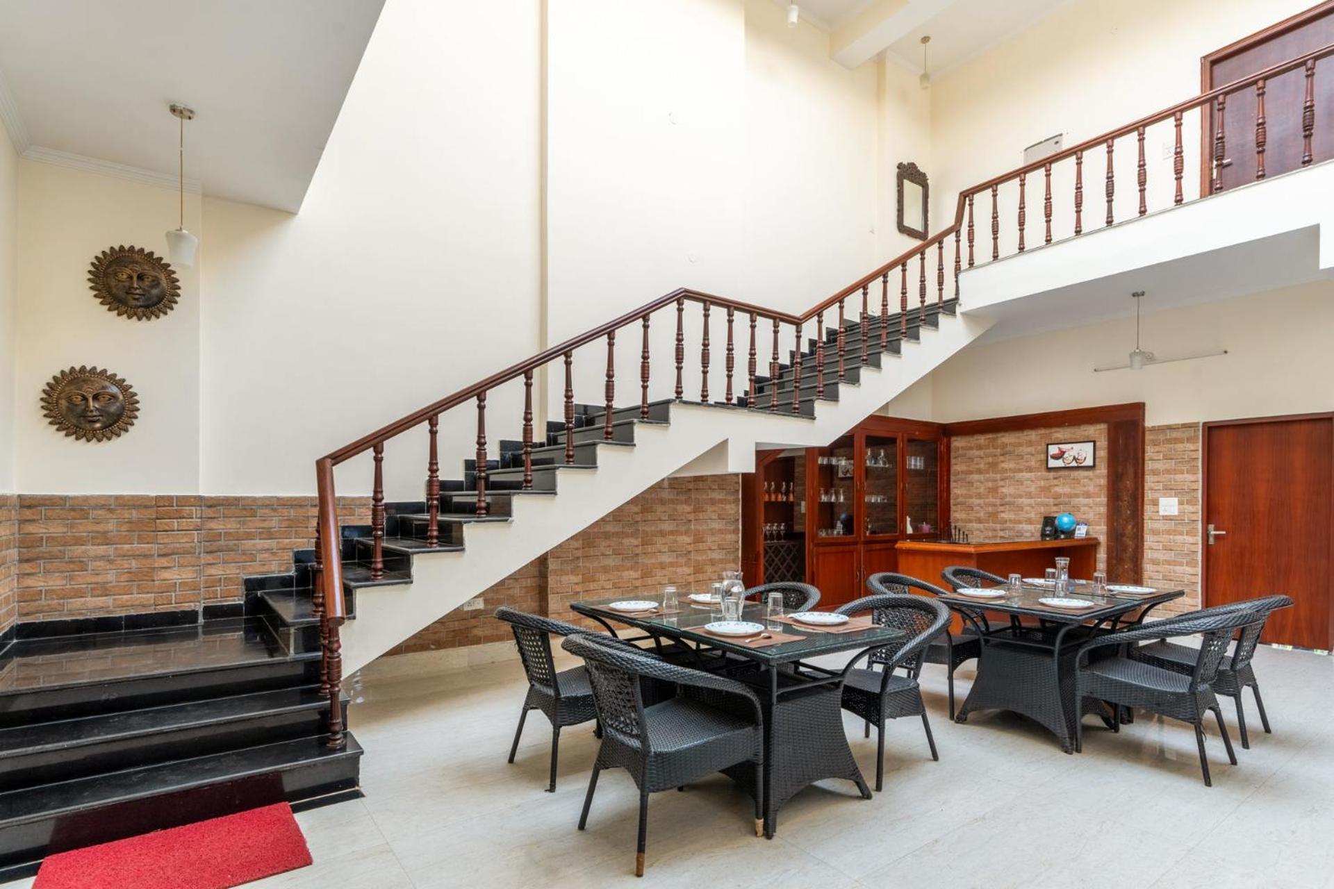 Stayvista At Divine With River View & Library Villa