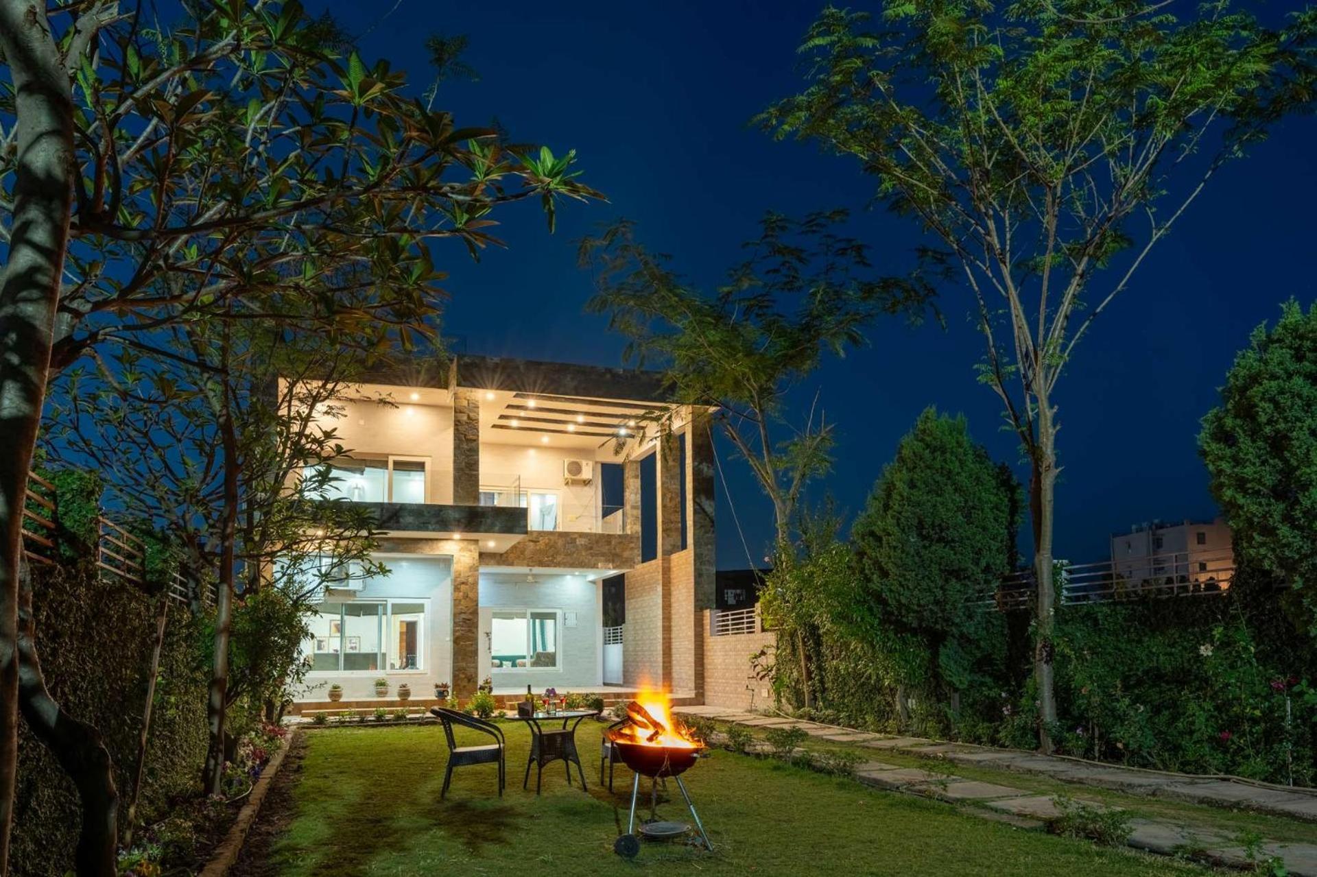 Stayvista At Divine With River View & Library Villa Rishikesh