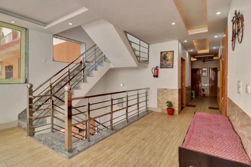 Shanti And Garden Cafe Hostel