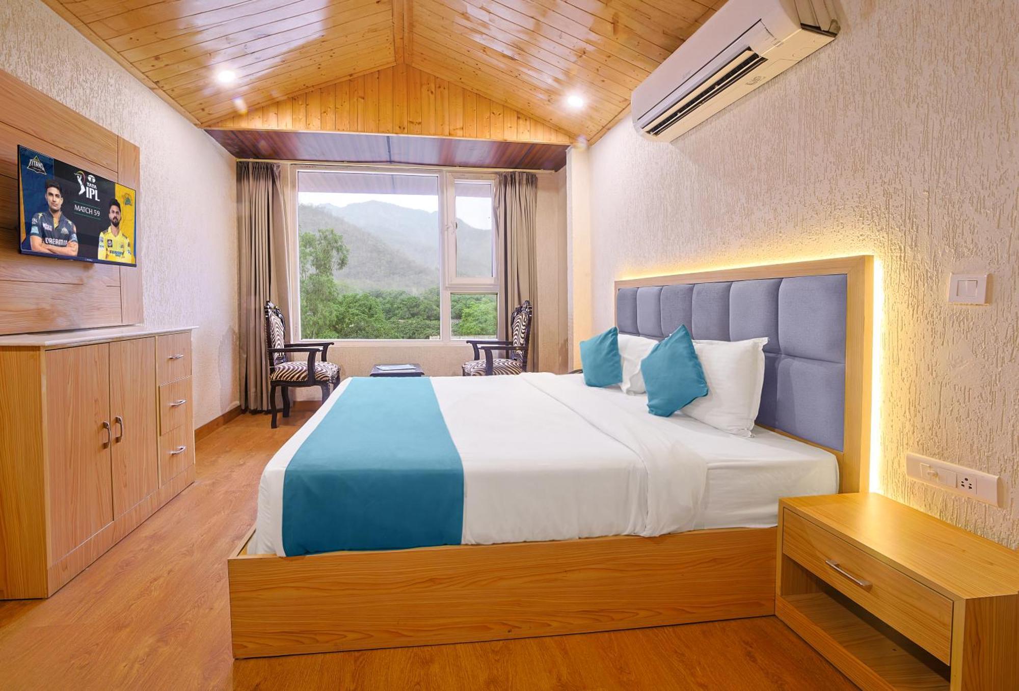 - Behind Parmarth Niketan 3* Rishikesh