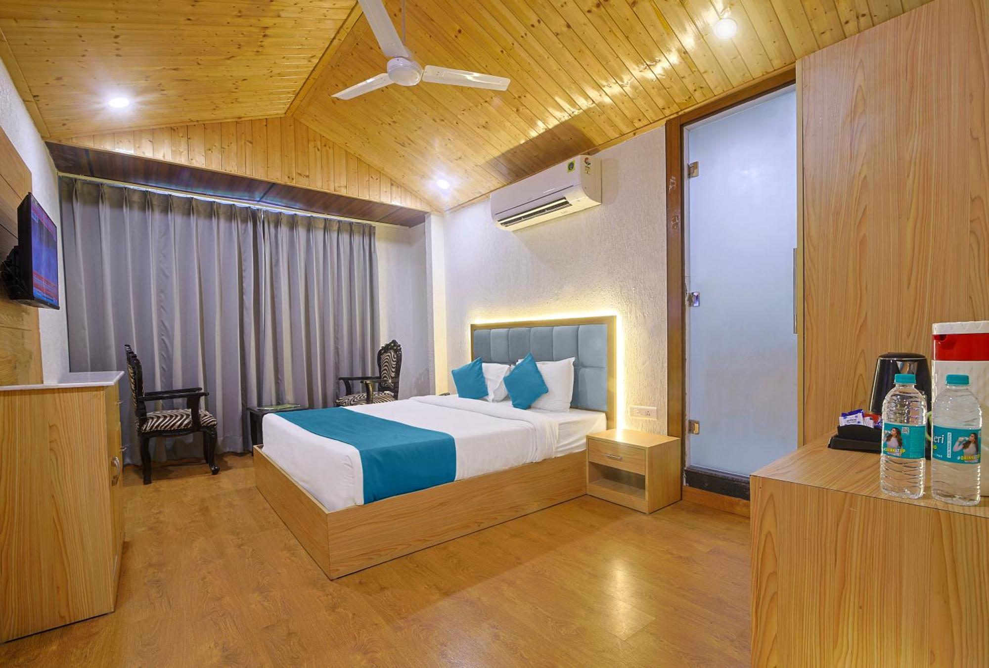 - Behind Parmarth Niketan Hotel 3*