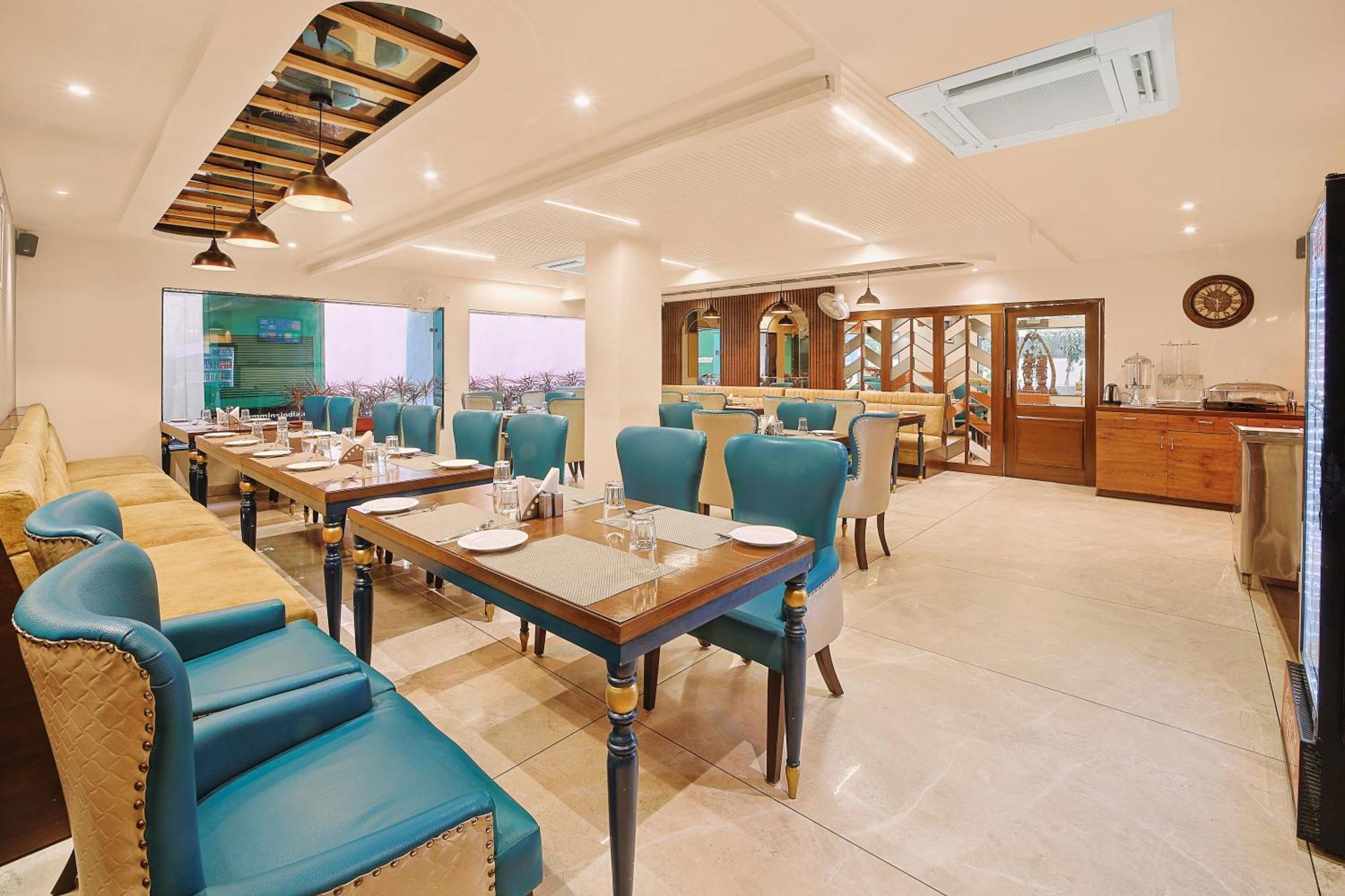 - Behind Parmarth Niketan 3*