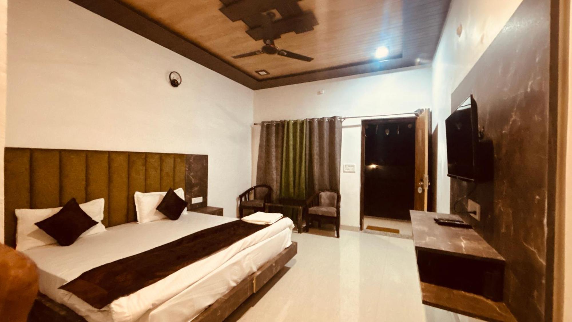 Rajaji Retreat Guest house *