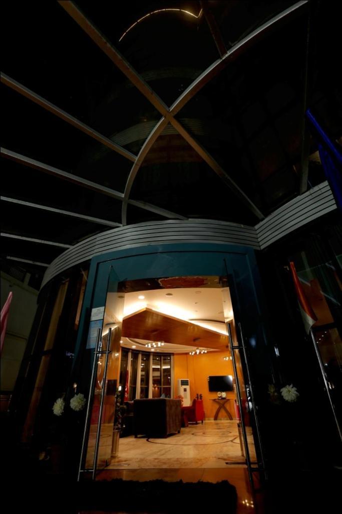 The Amaris Hotel